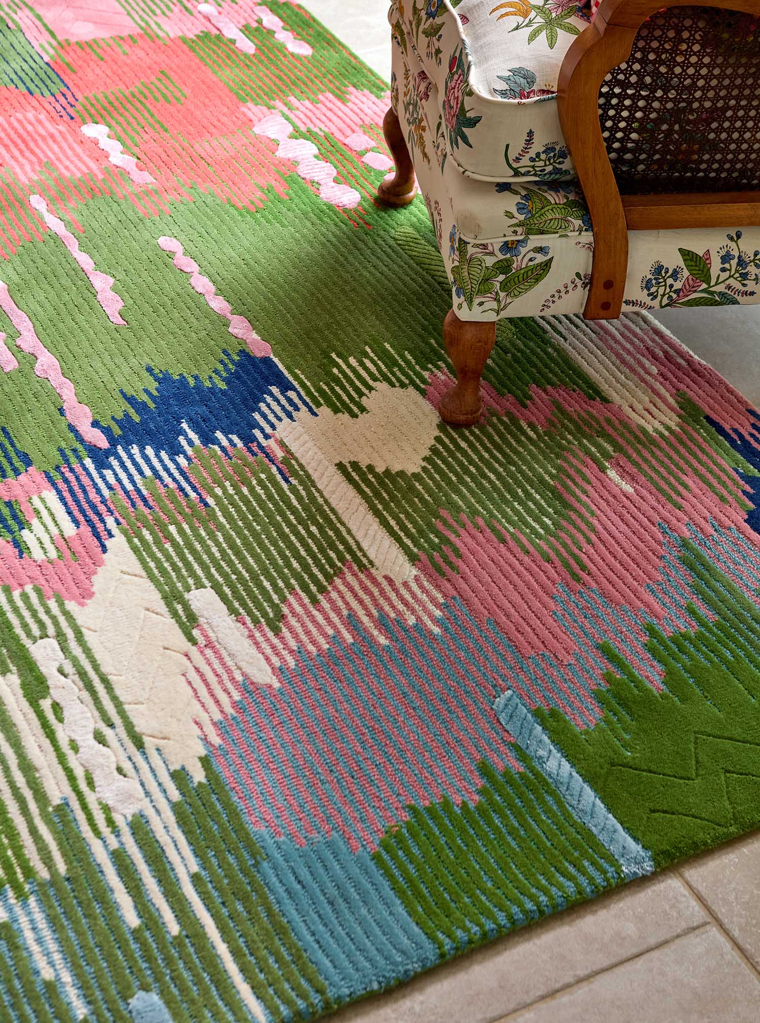 Wilderness peridot emerald rug green and pink