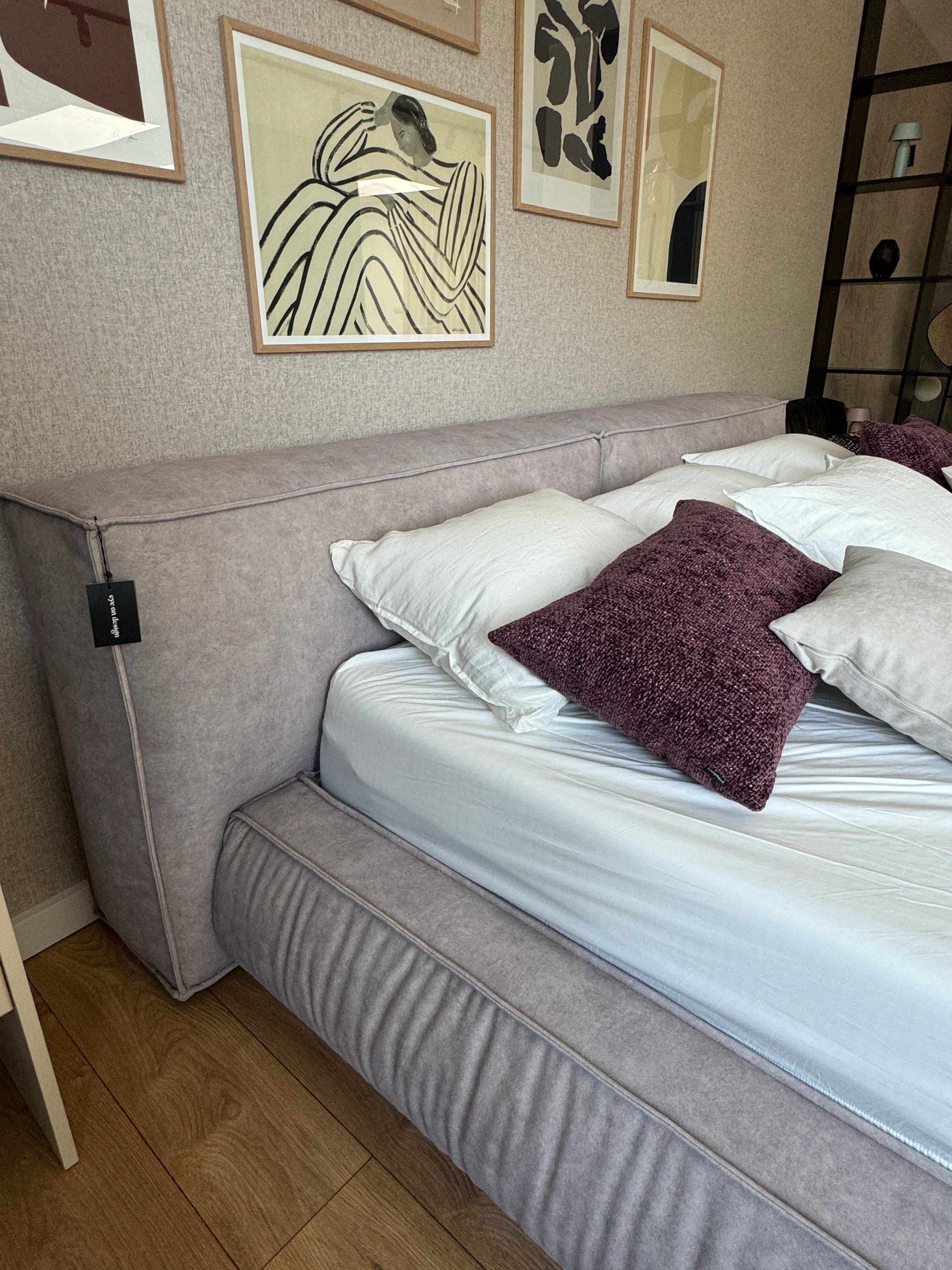 ZOYA 02 Lavender CUSHIONS Bed - display model