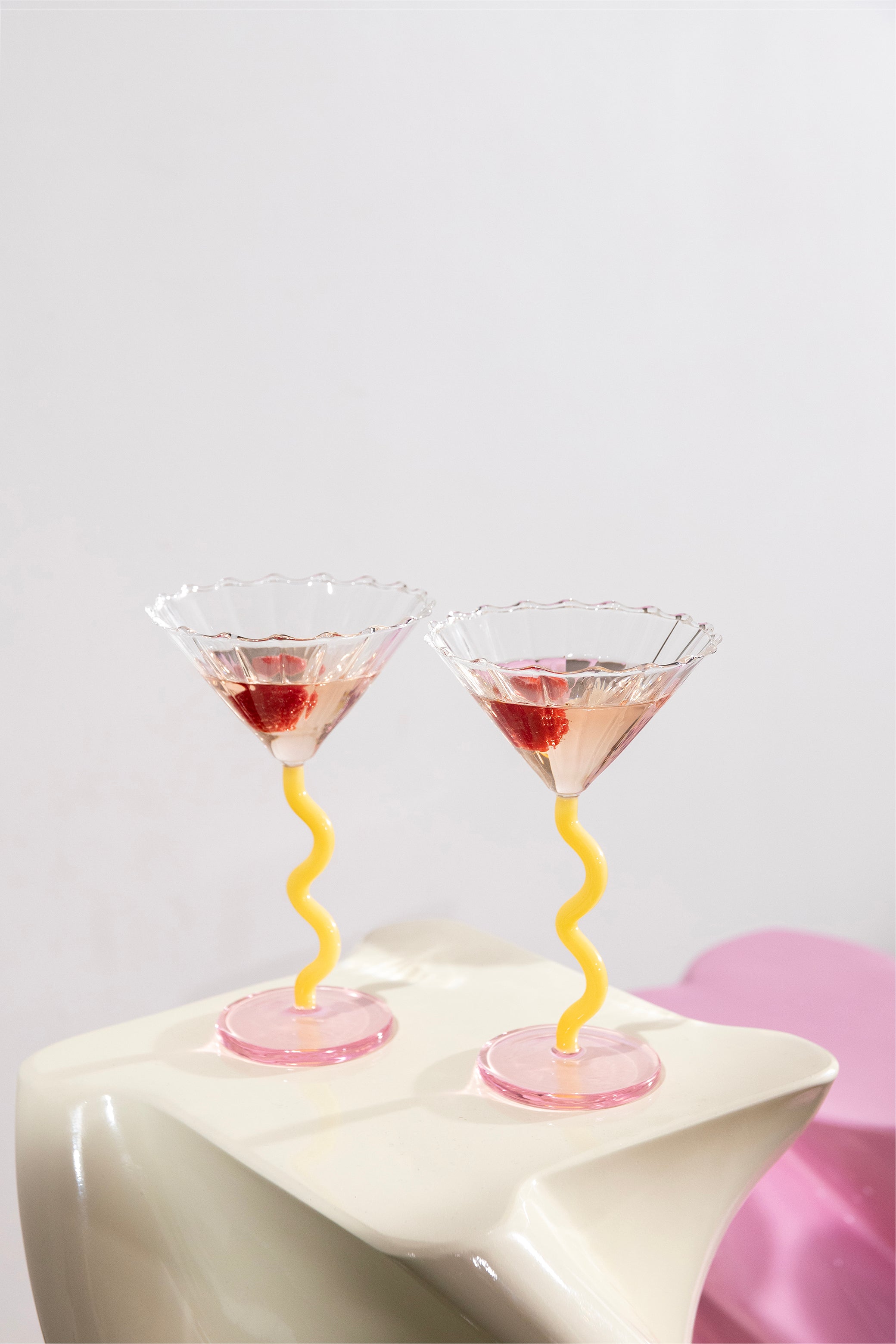Set of CURVE glass goblets yellow with pink