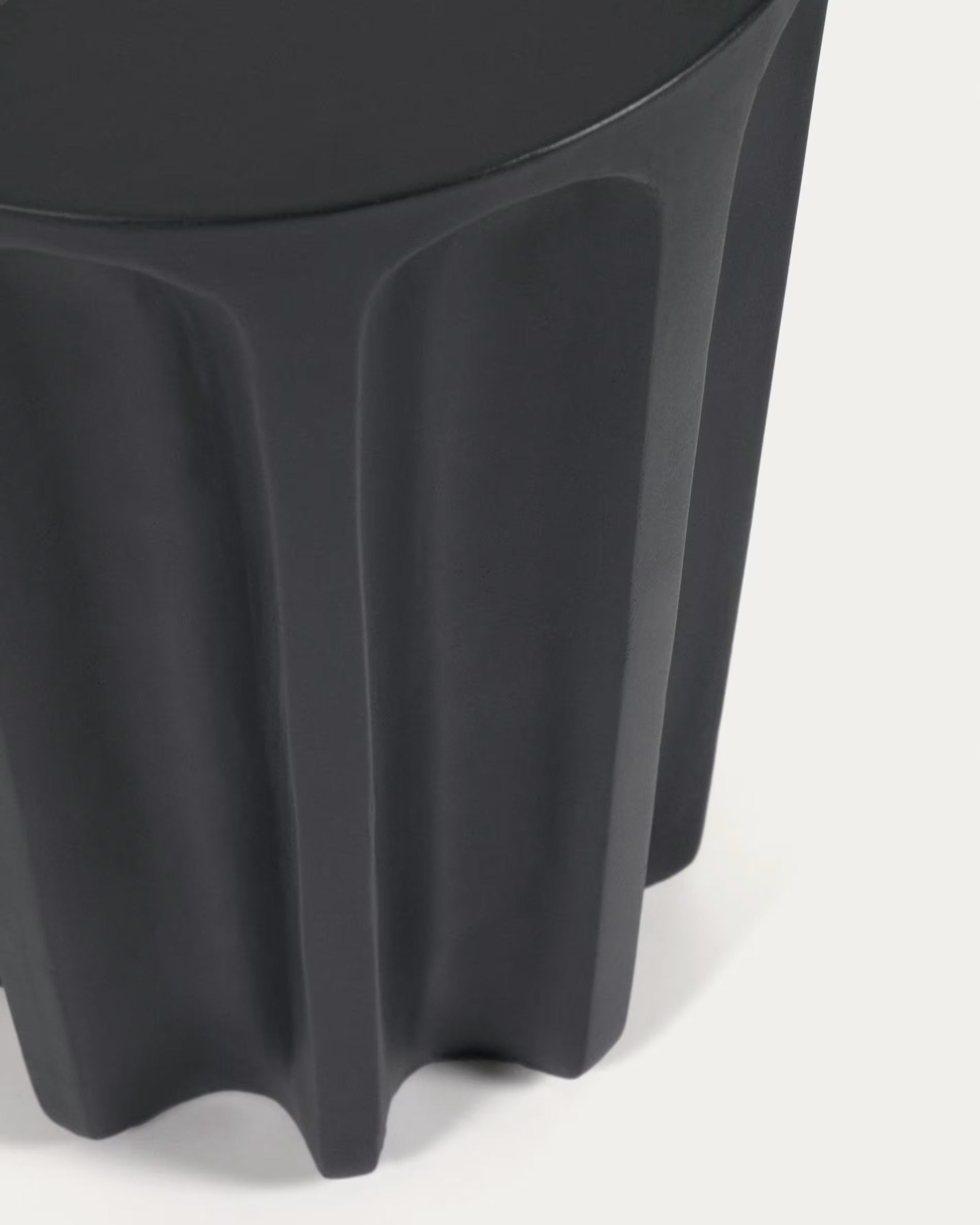 VILANDRA black garden table