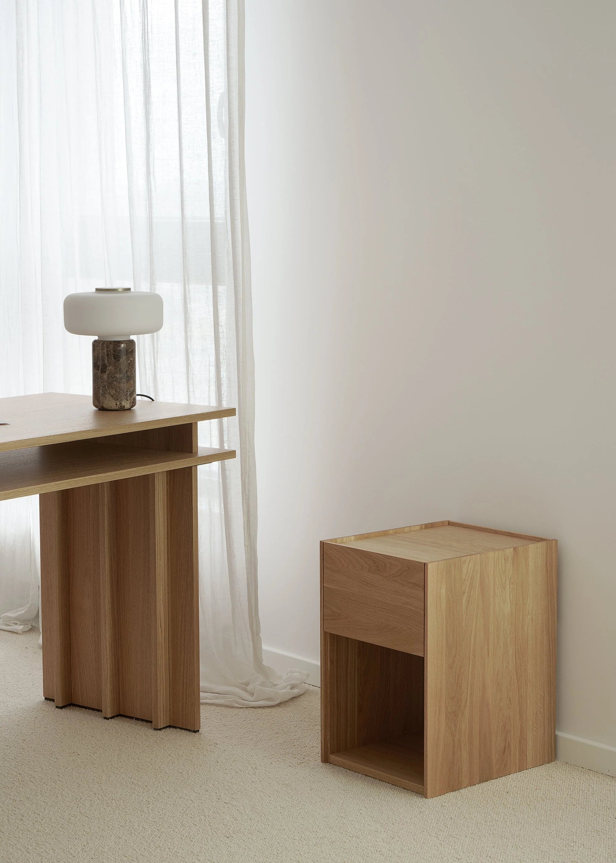 Nachtkastje KARI donker eikenhout