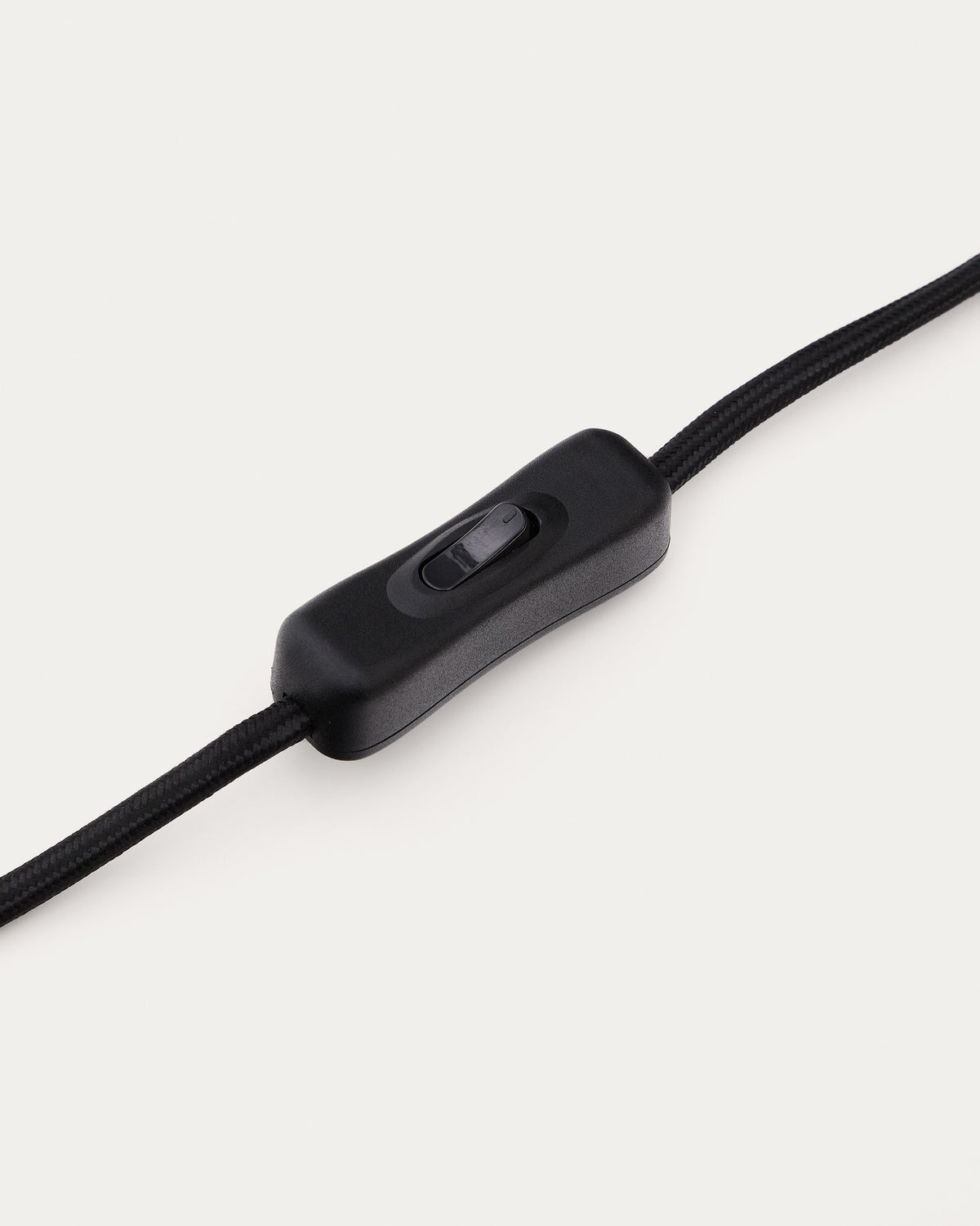 Lampa biurkowa MANIE czarny metal z efektem żeliwa – ujęcie 9