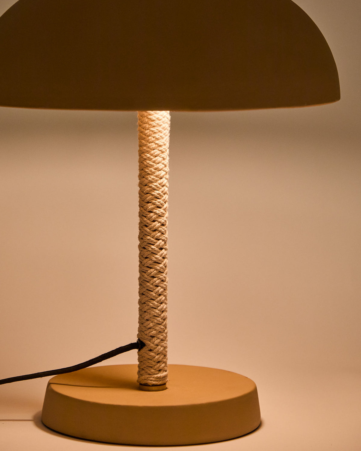 Lampa stołowa ARINDA terakota – ujęcie 3