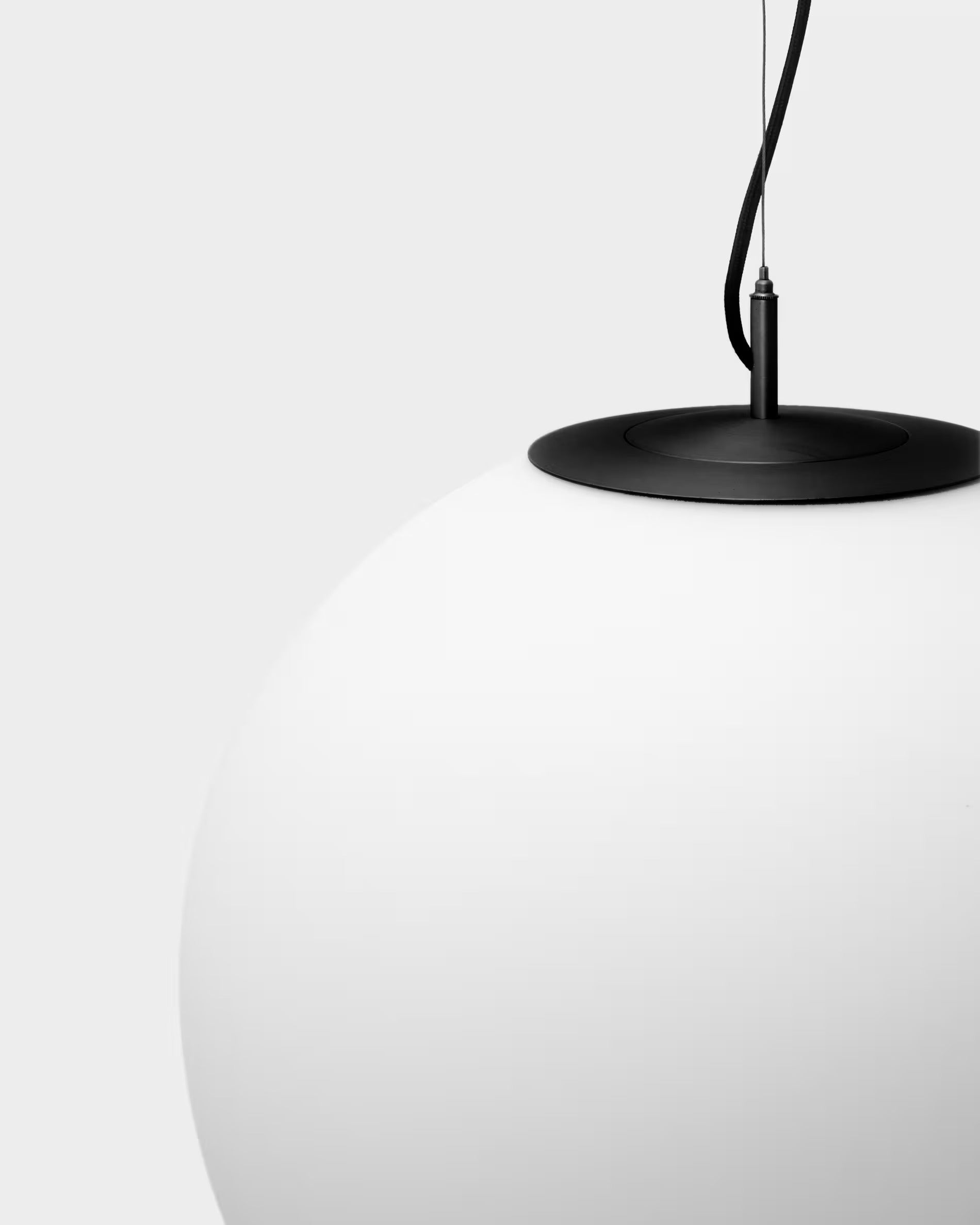 BRISIA black pendant lamp