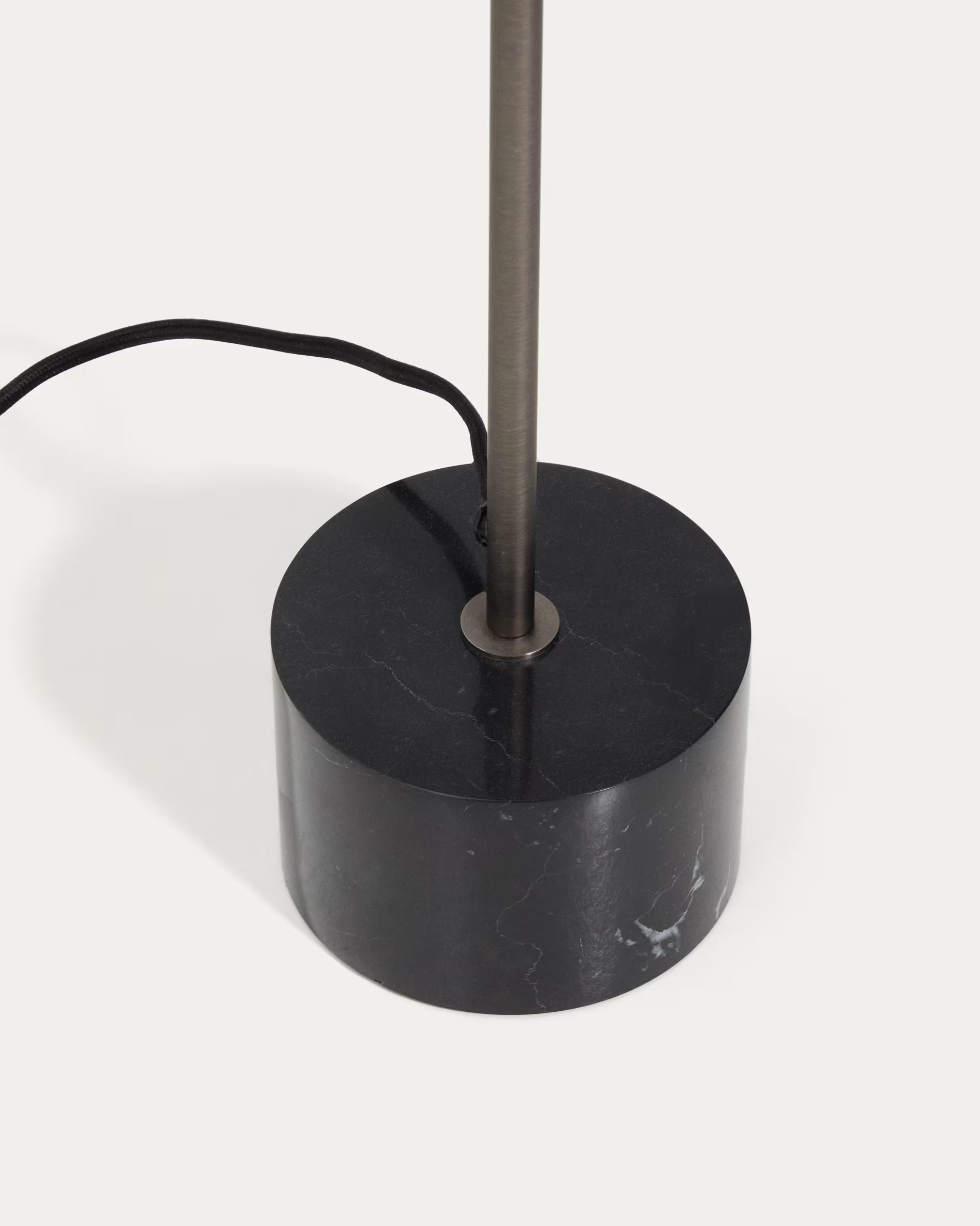 Stehlampe LYNOR schwarz mit schwarzem Marmorsockel
