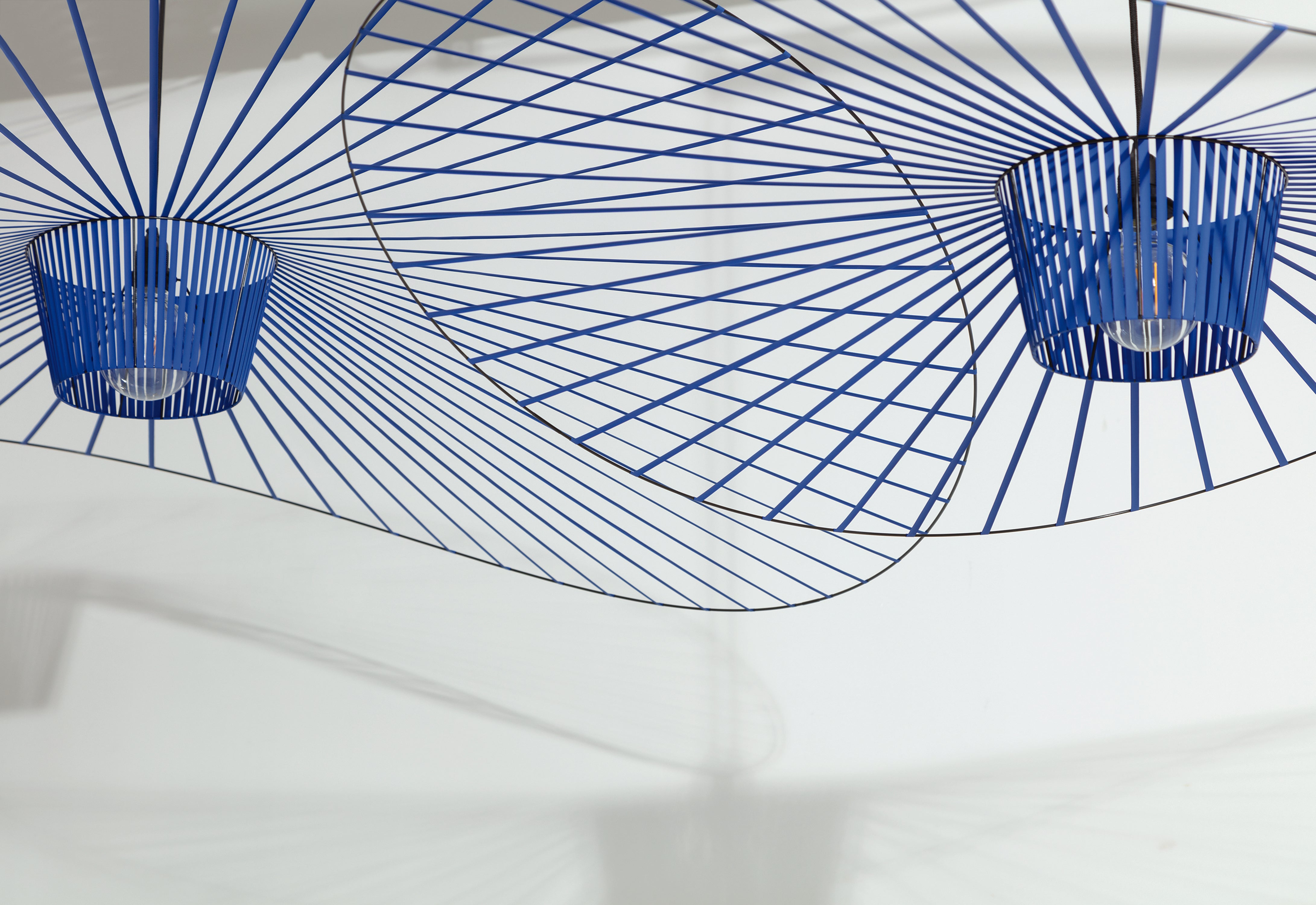 Lampa wisząca VERTIGO niebieski – Petite Friture