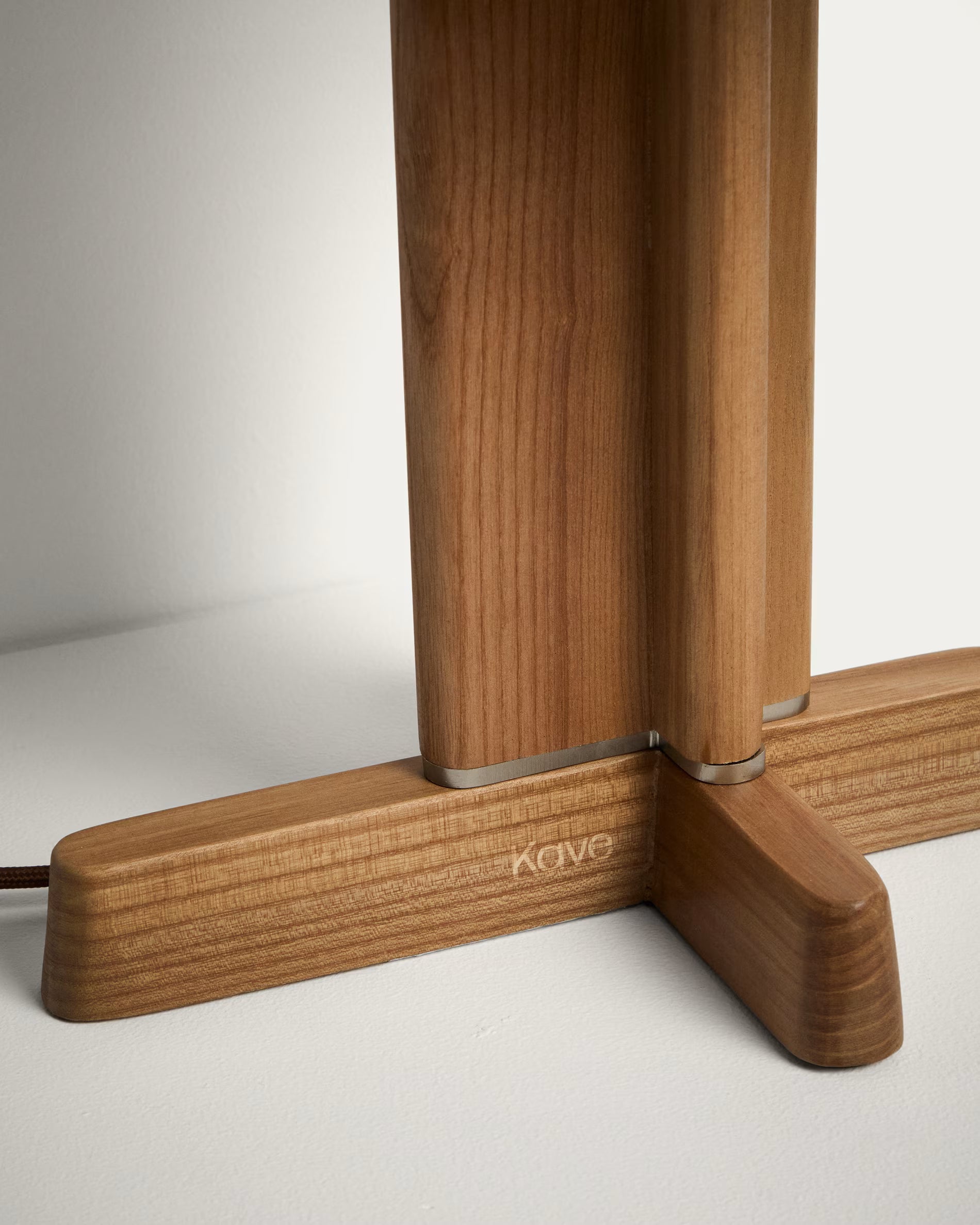 Tafellamp NIANI grijs met houten voet