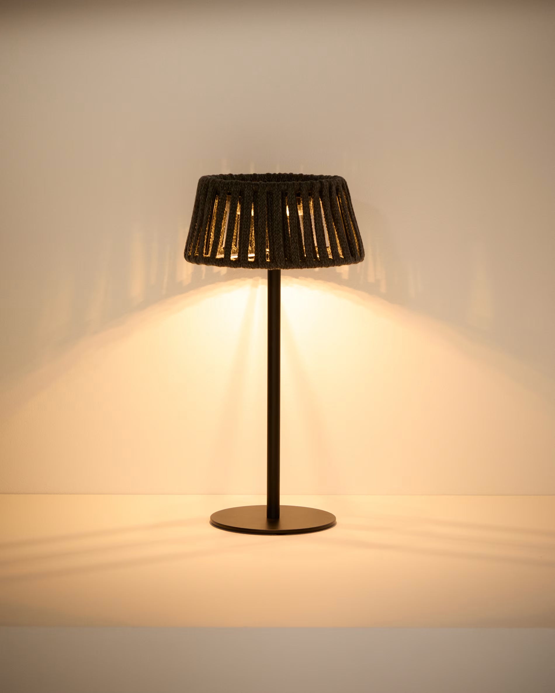 Lampa ogrodowa solarna ALDET czarny – plecionka i metal