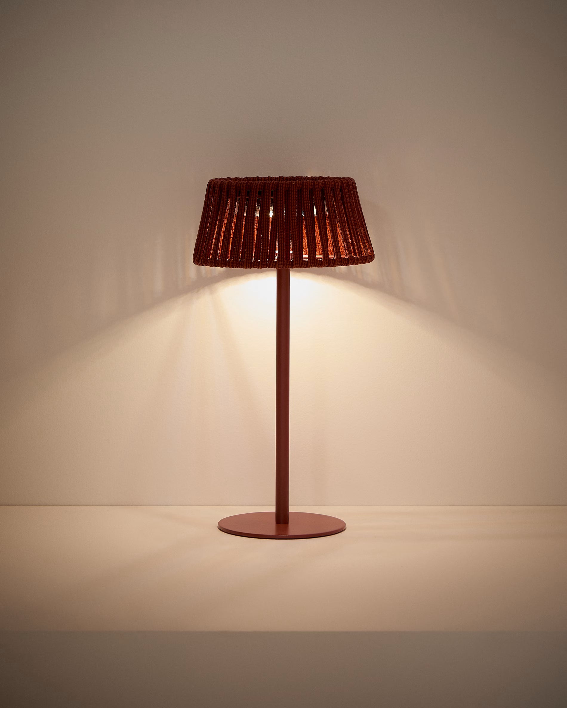 Lampa ogrodowa solarna ALDET terakota – Kave Home