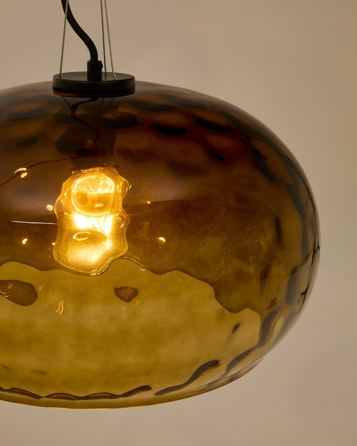 Lampa wisząca BALMA brązowe szkło – ujęcie 3