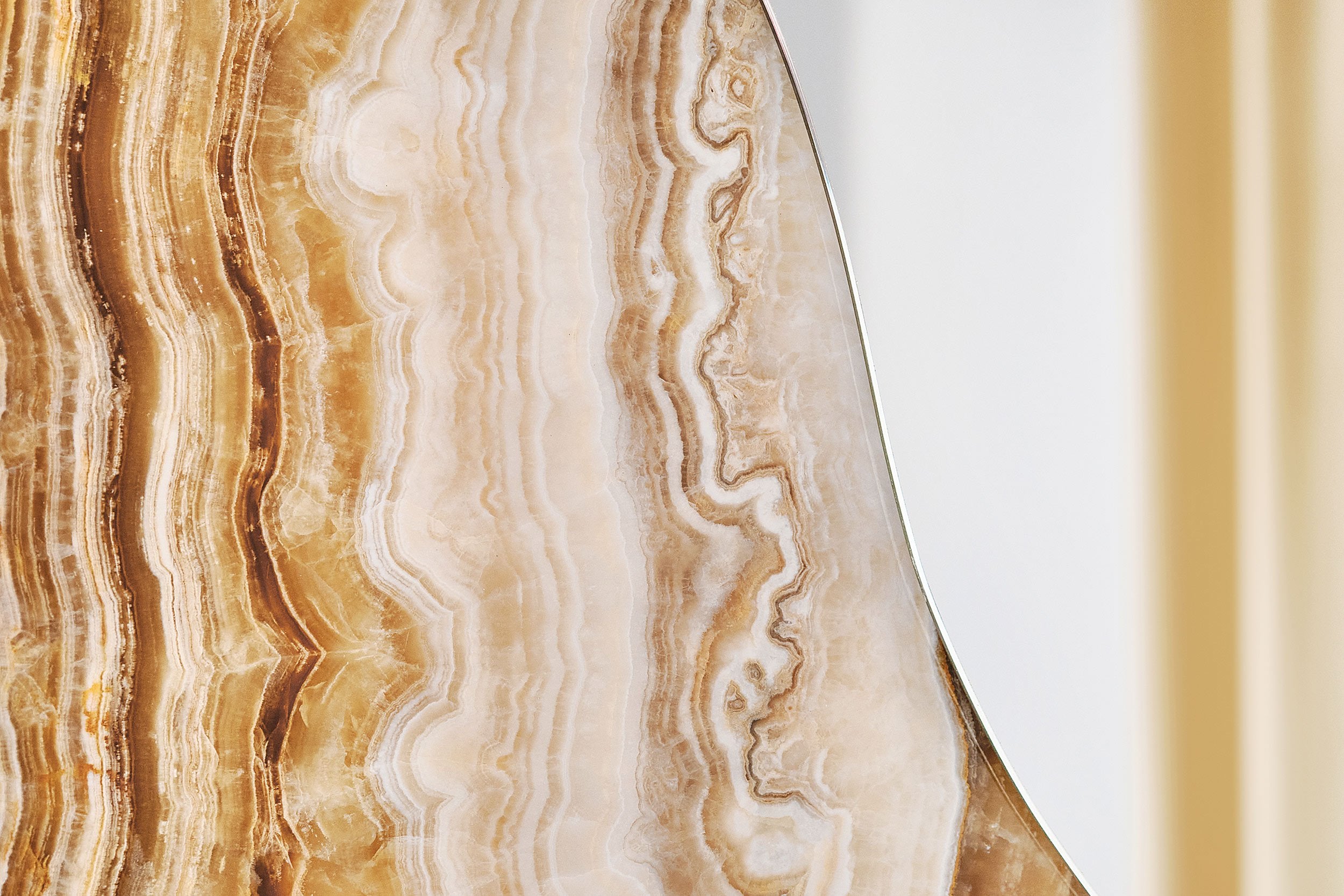 LUSTRO LAKE 4 - LIMITED EDITION Onyx