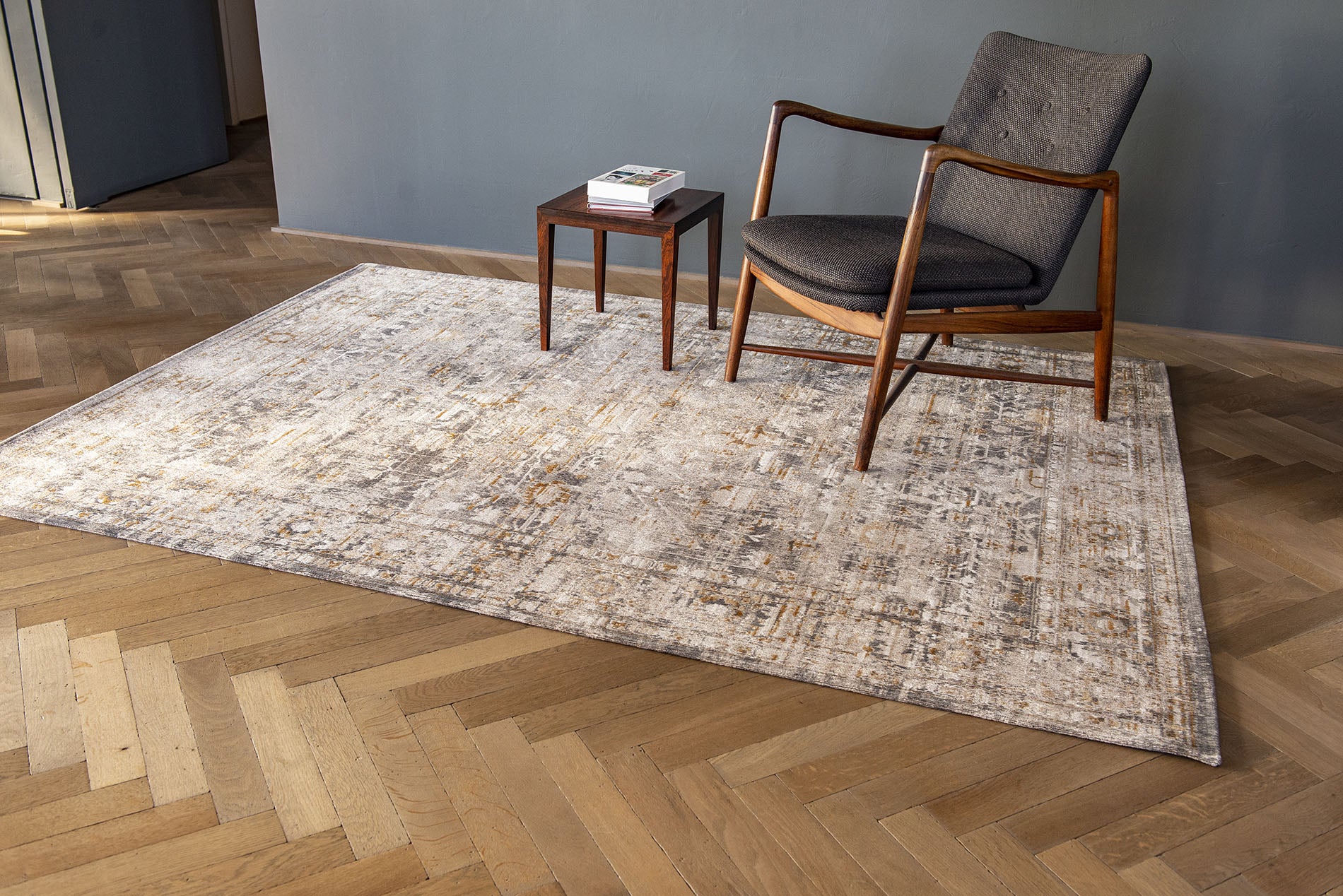 Teppich USHAK SULEIMAN GREY grau