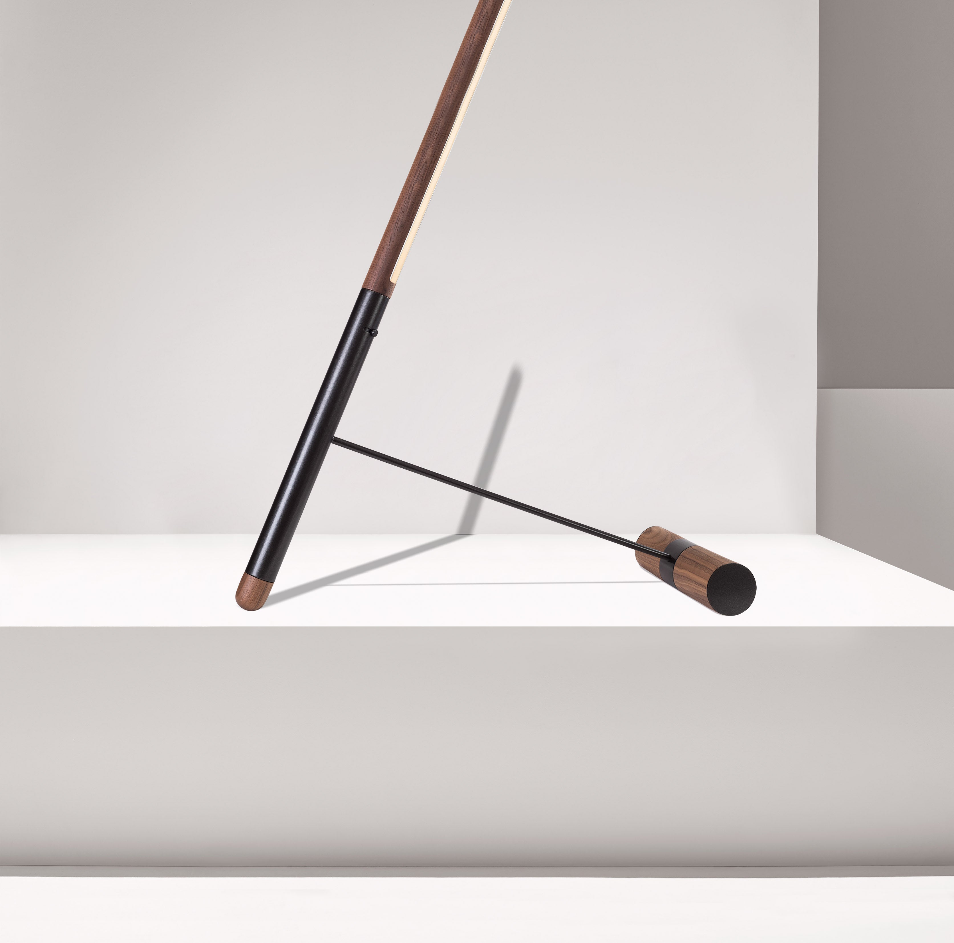 LINEA D Floor Lamp Walnut Wood with Graphite Finish
