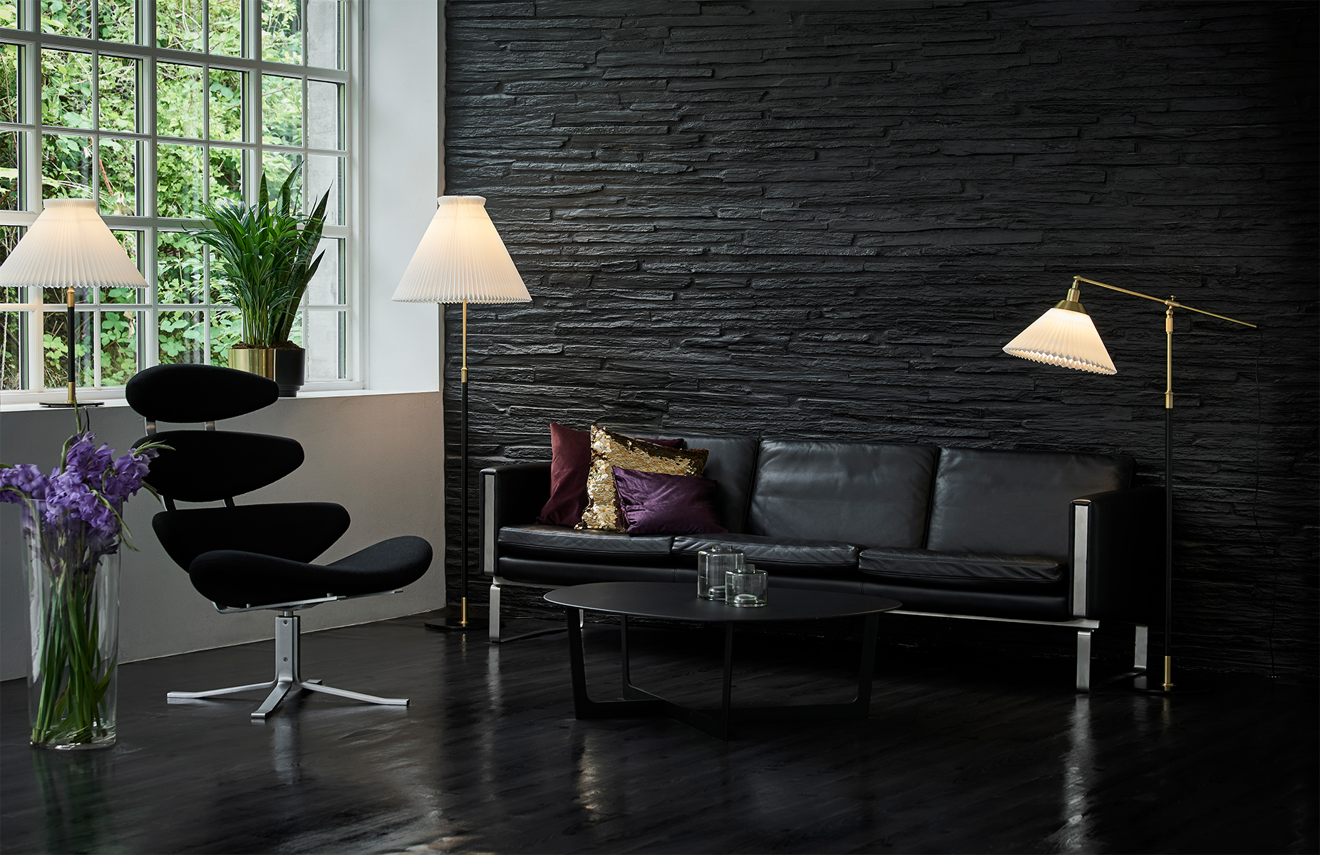 Floor lamp MODEL 349 white with black-gold base