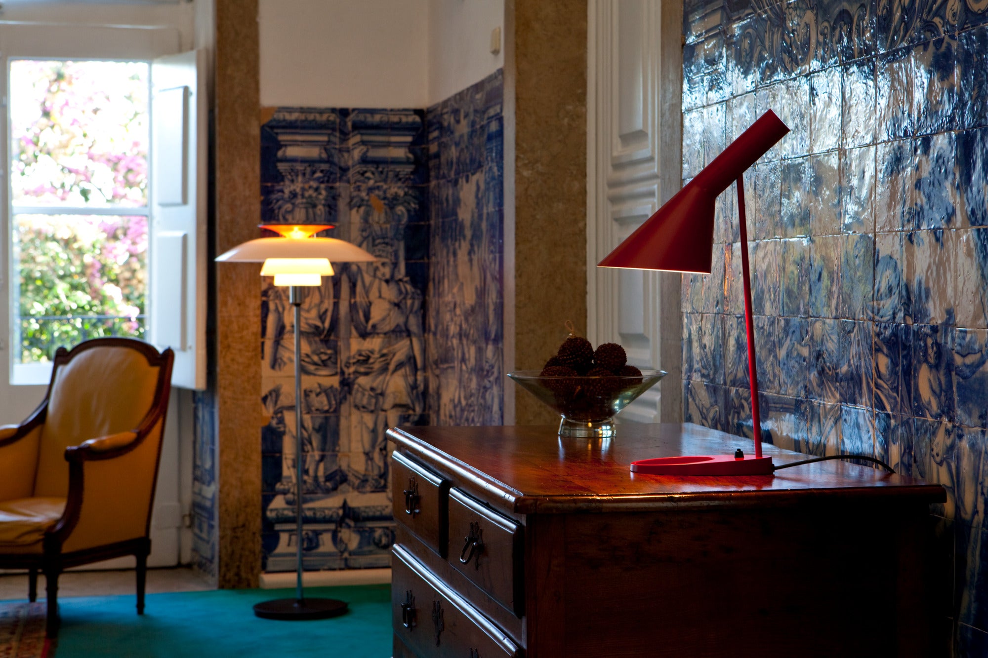 Stehlampe PH 80 weiß mit verchromtem Fuß