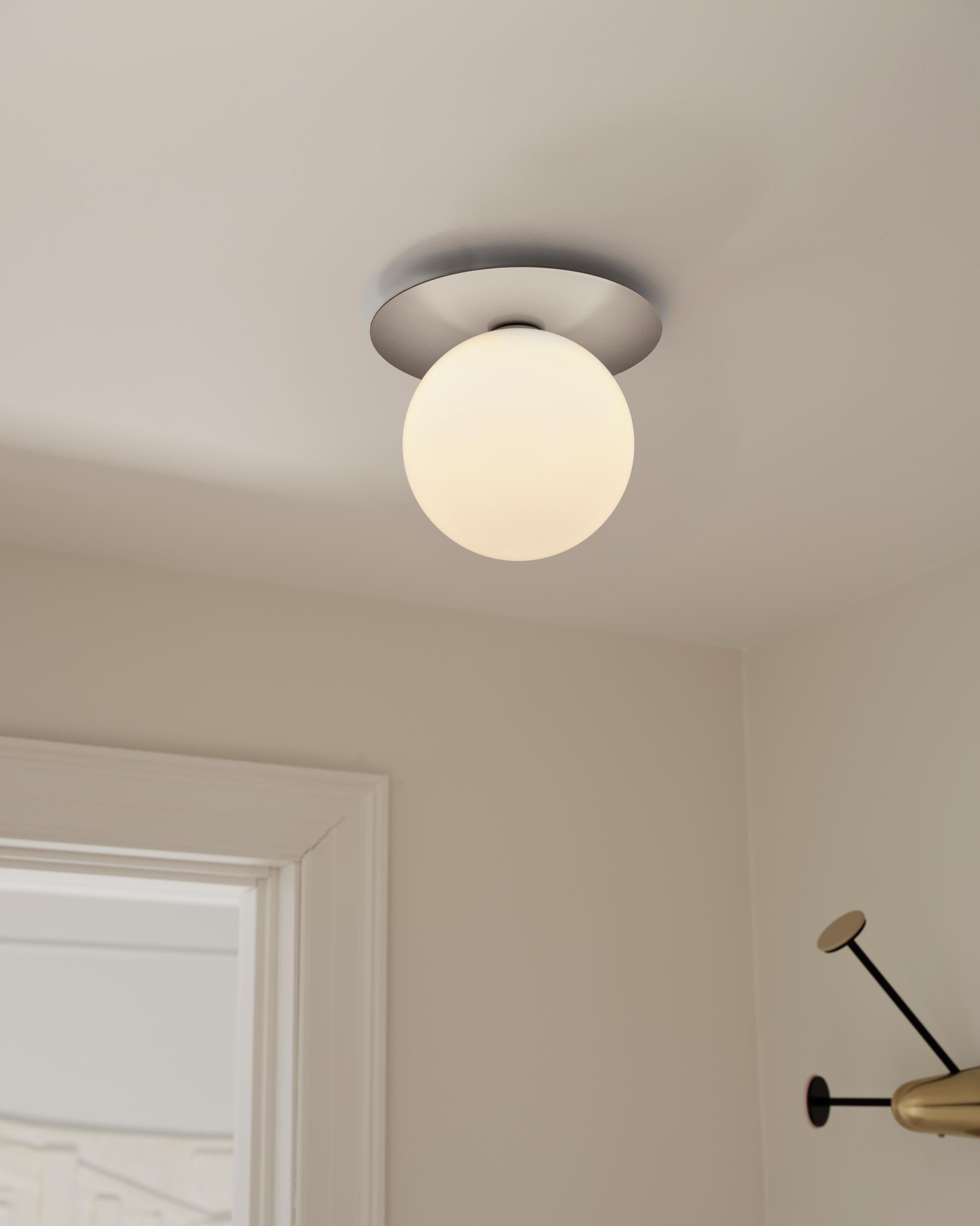 Inbouw wandlamp LIILA zilver met opaalglas