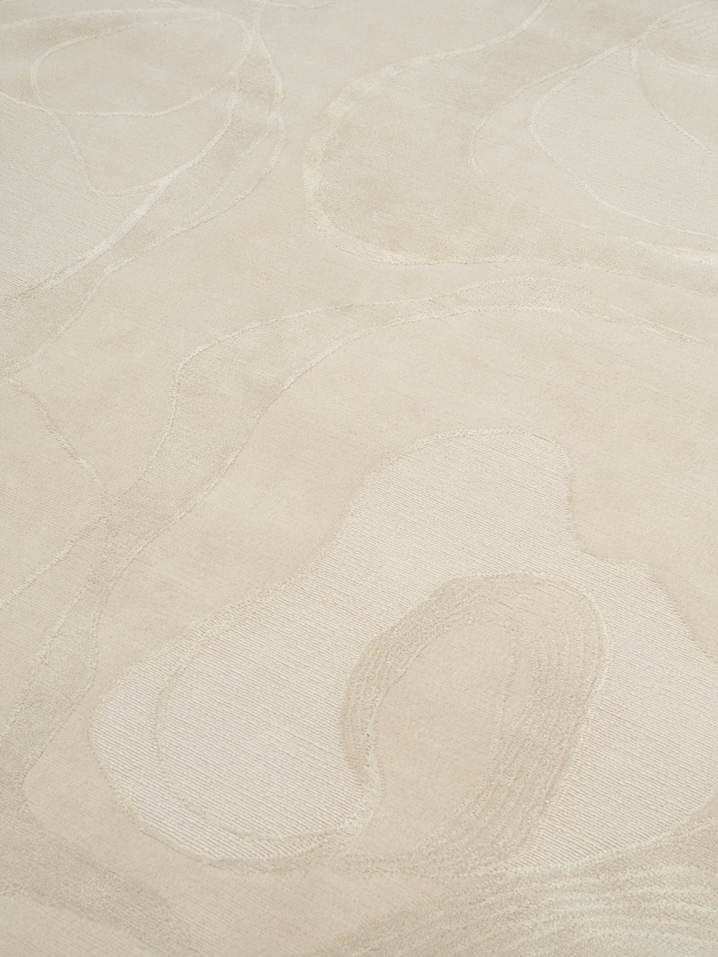 AQUAVERSE beige rug