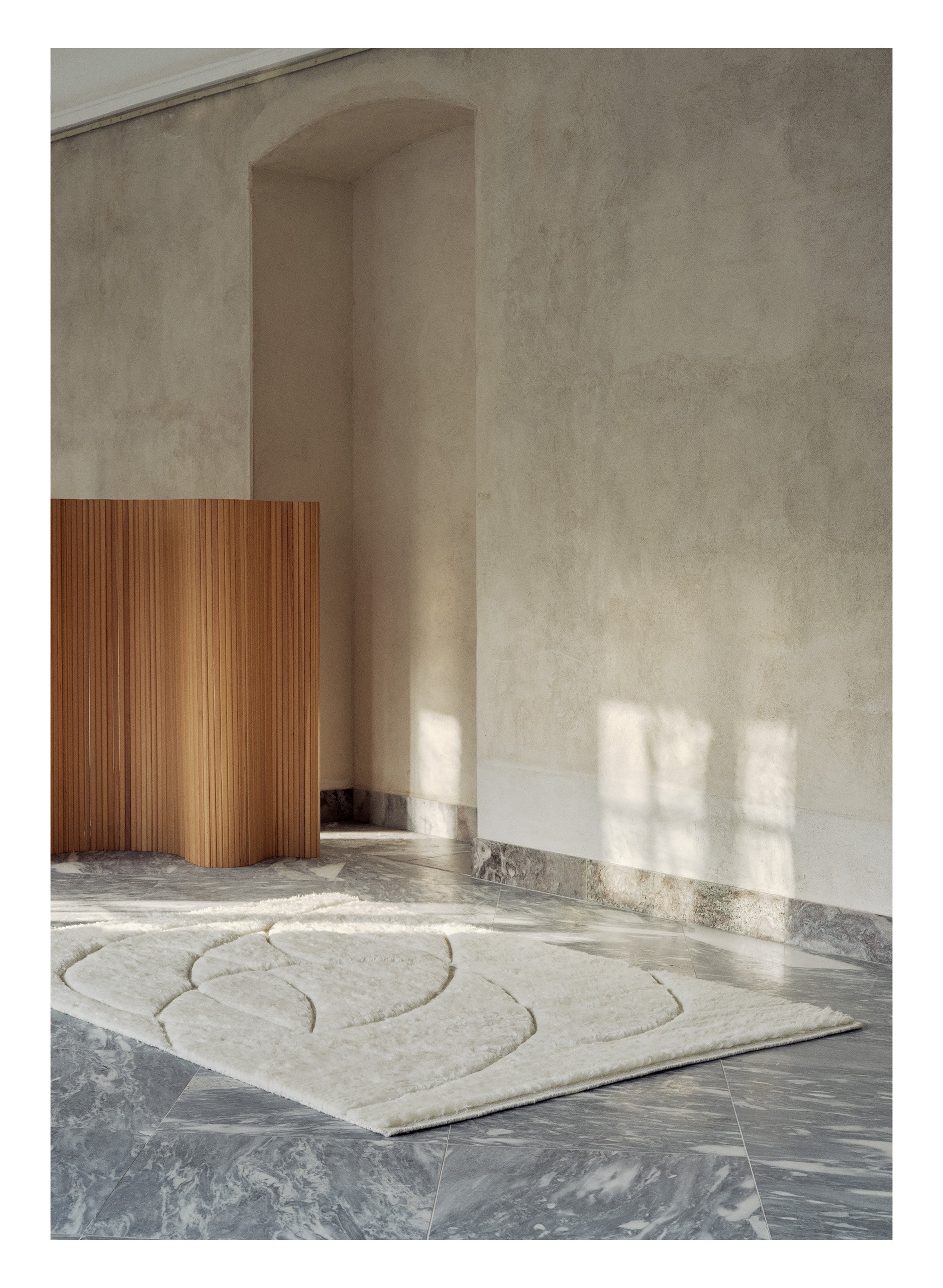 Teppich LINEAL SWEEP weiß mit beigem Muster