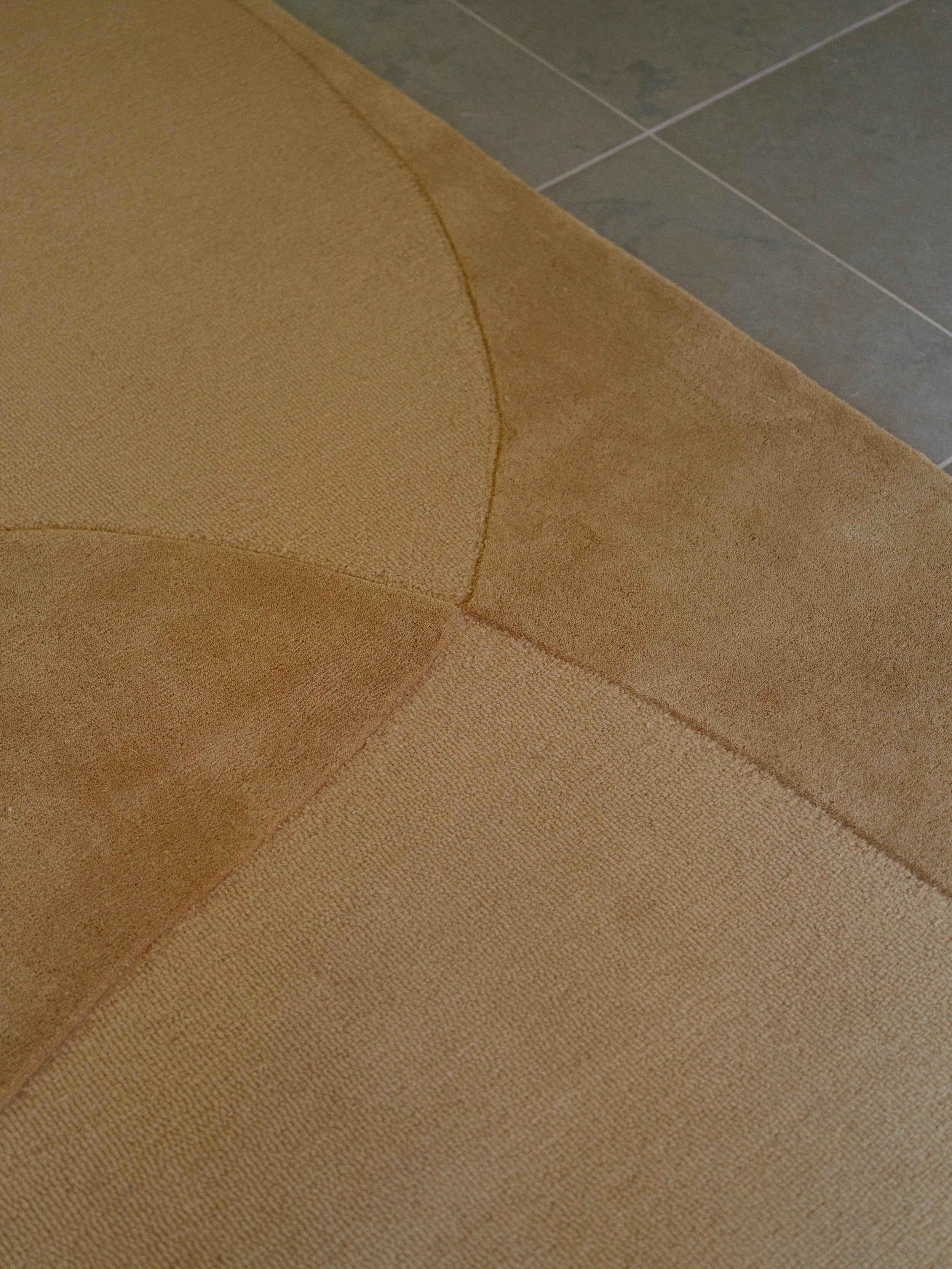 Split plains rug mustard