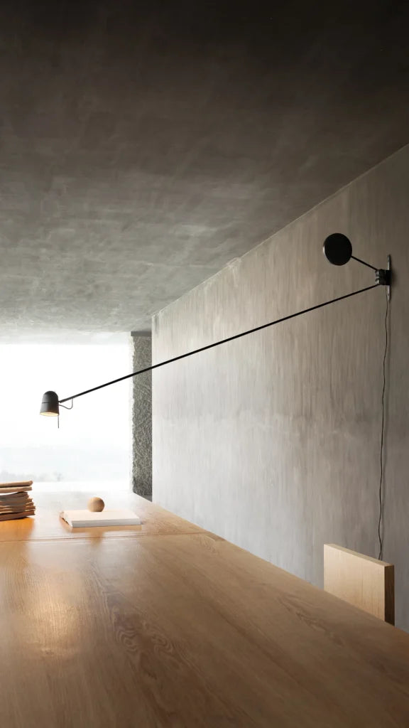 Counterbalance wall lamp black