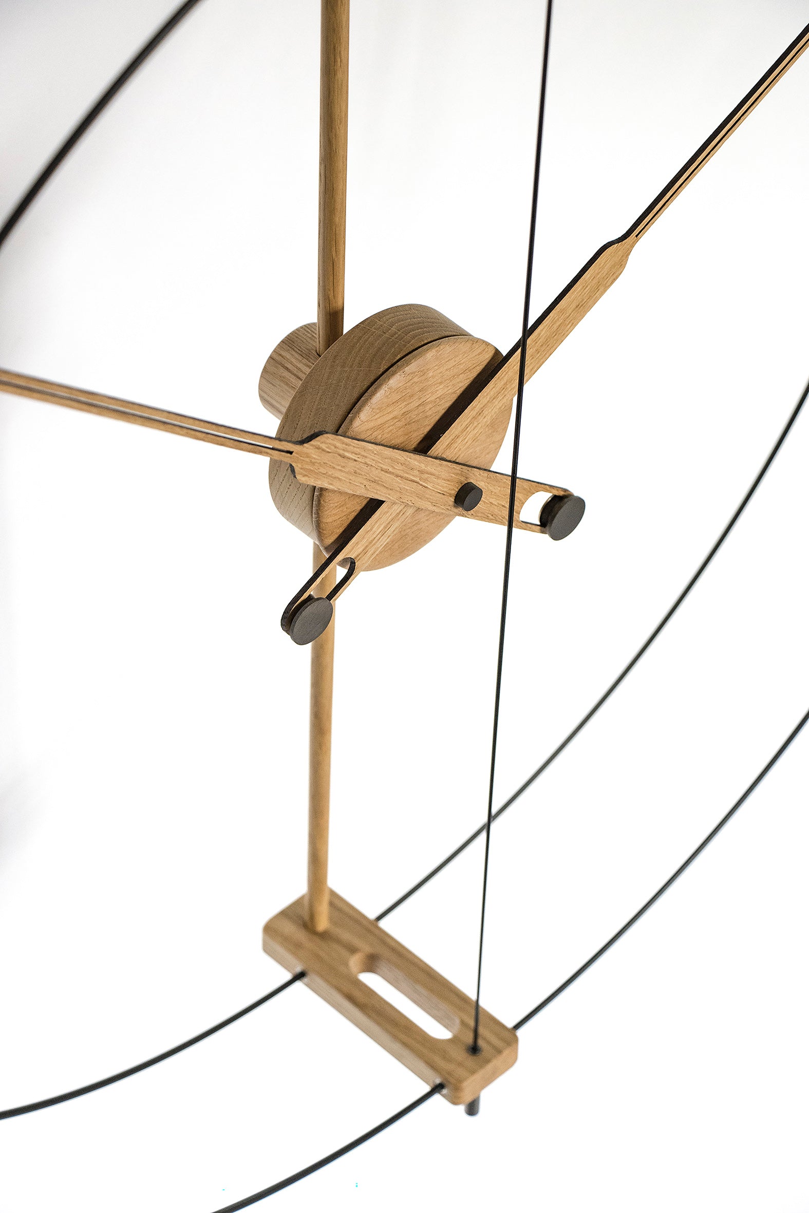 Muurklok MINI BARCELONA PREMIUM eikenhout met zwarte afwerking