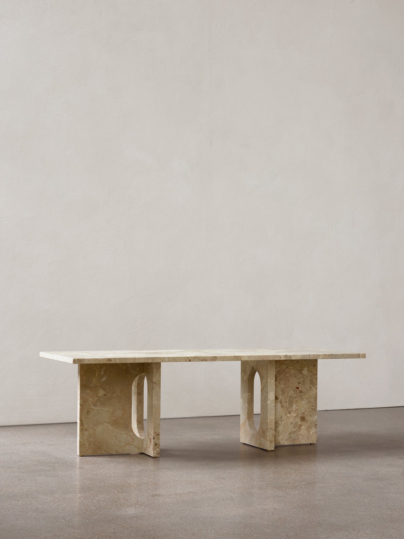 ANDROGYNE coffee table beige marble