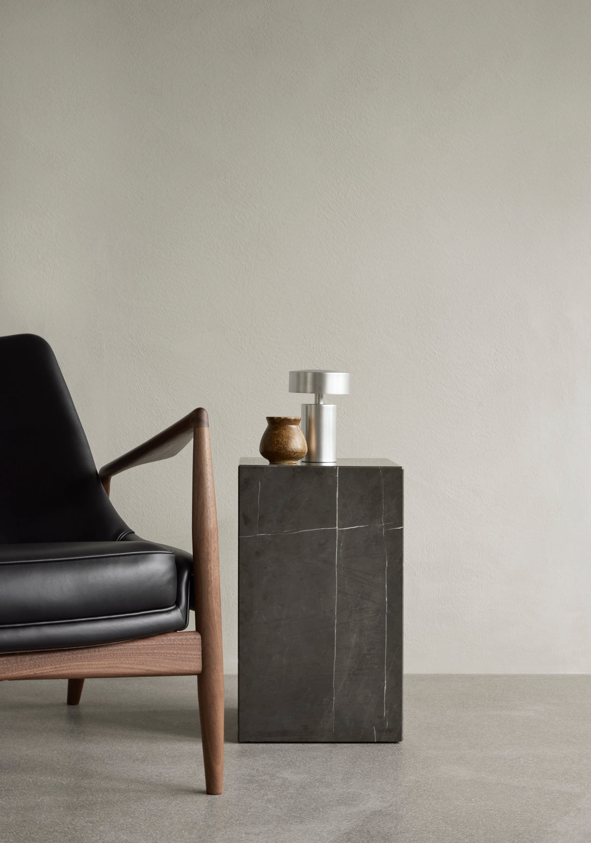 THE SEAL armchair gray with walnut base