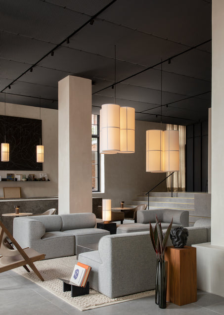 Tischlampe HASHIRA mit Eschenholzfuß