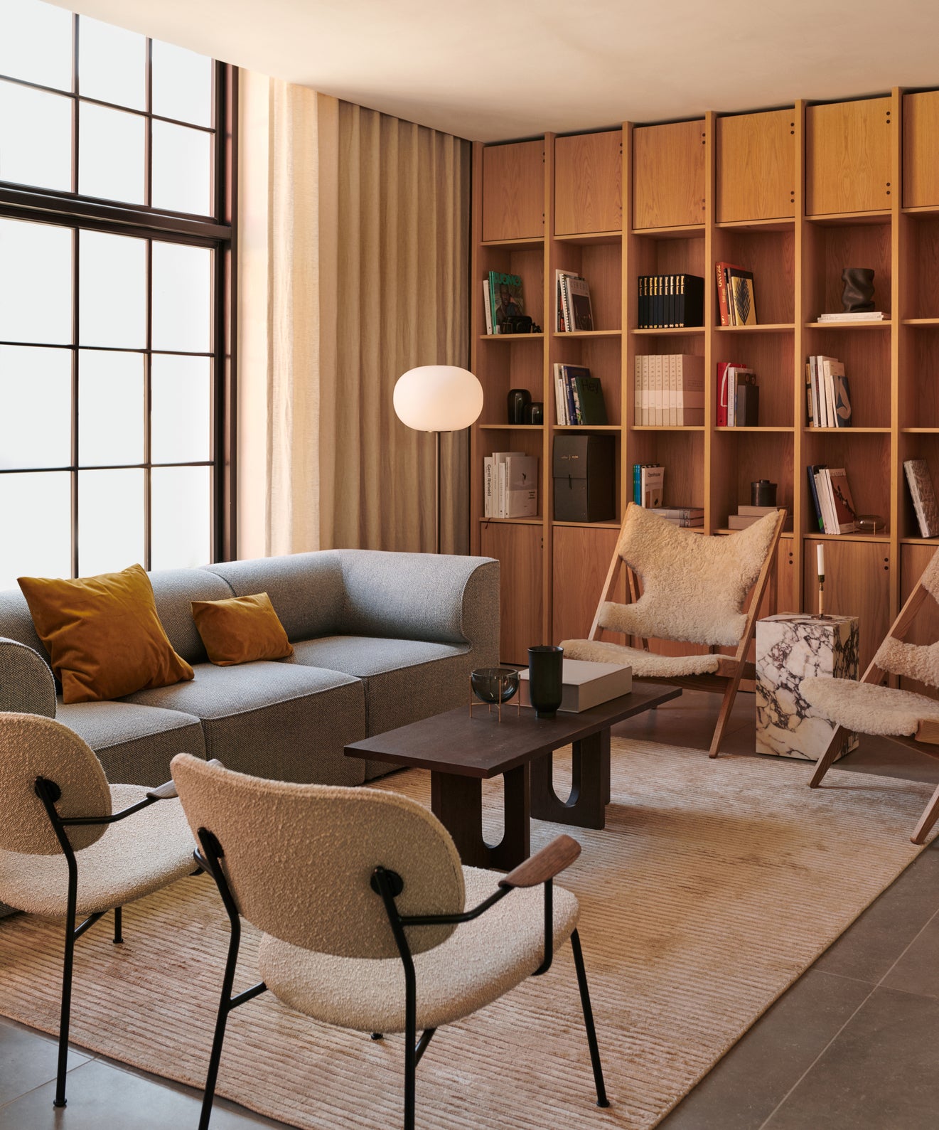ANDROGYNE coffee table white-brown marble with a dark oak base
