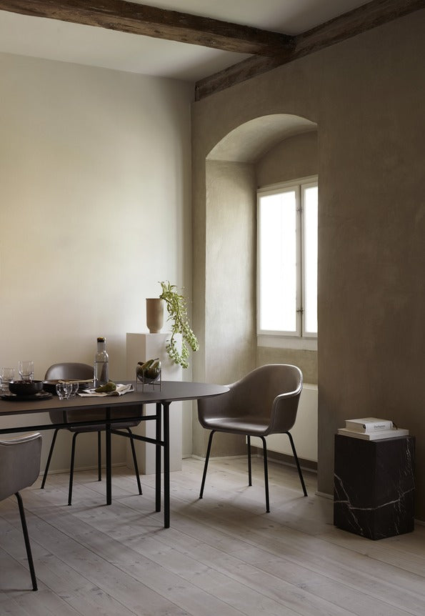 Oval table SNAREGADE black oak veneer