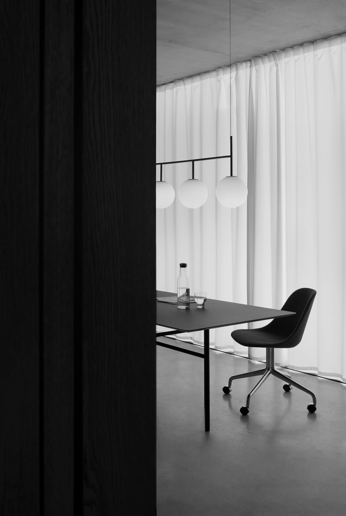 Bureau stoel HARBOUR grijs leer met zwarte basis