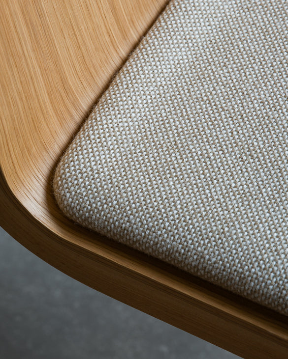 READY chair black leather with black oak base