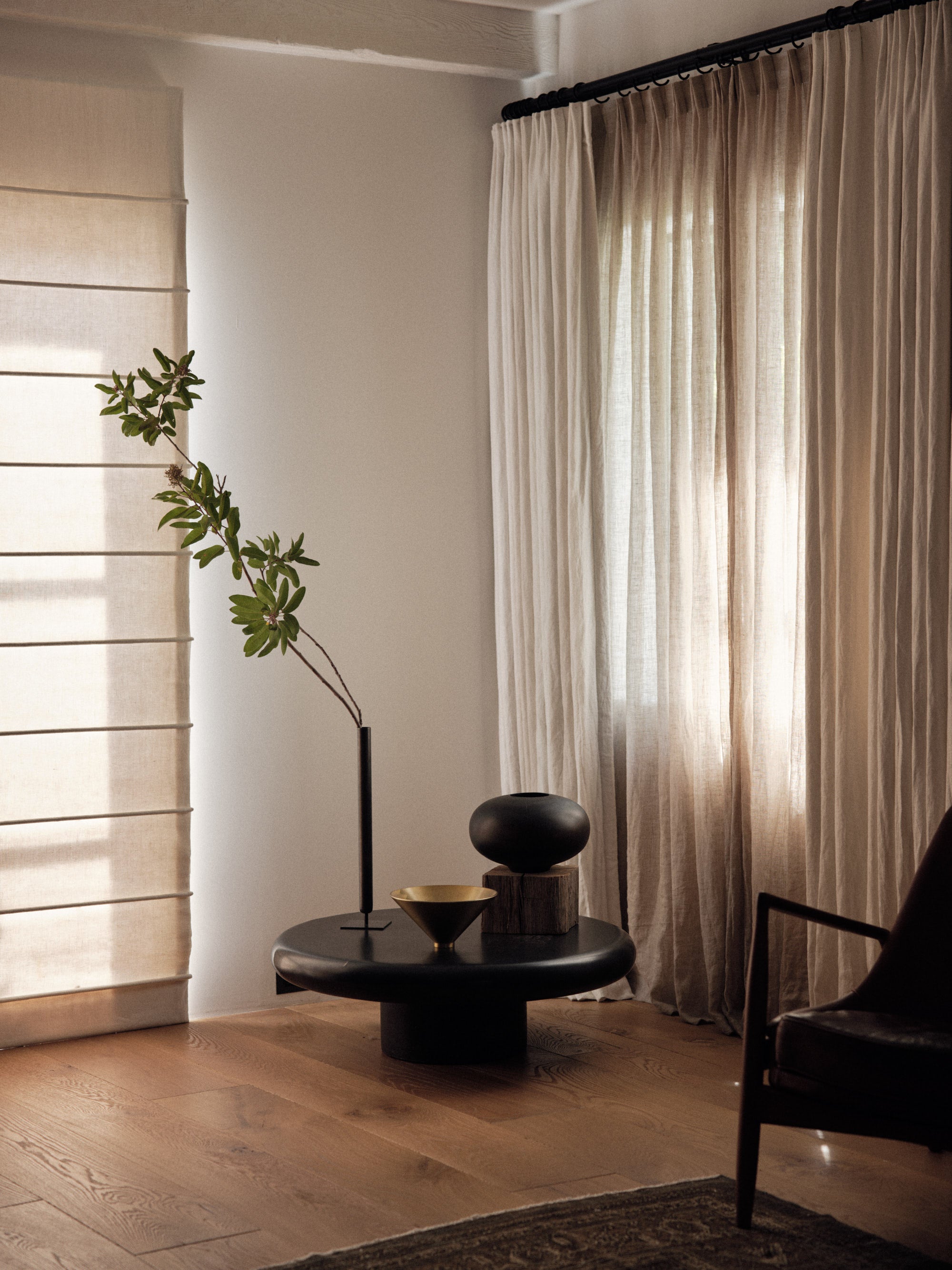 SURROUND vase mango wood