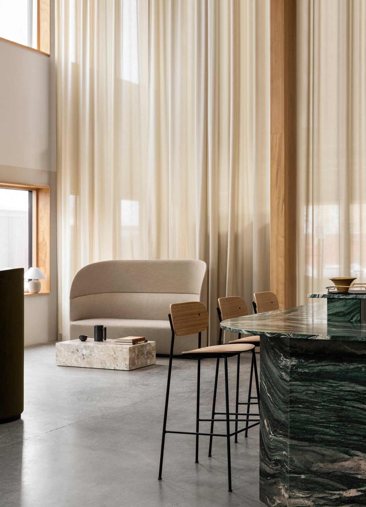 Sofa mit hohem Rücken TEAROOM senfgelb