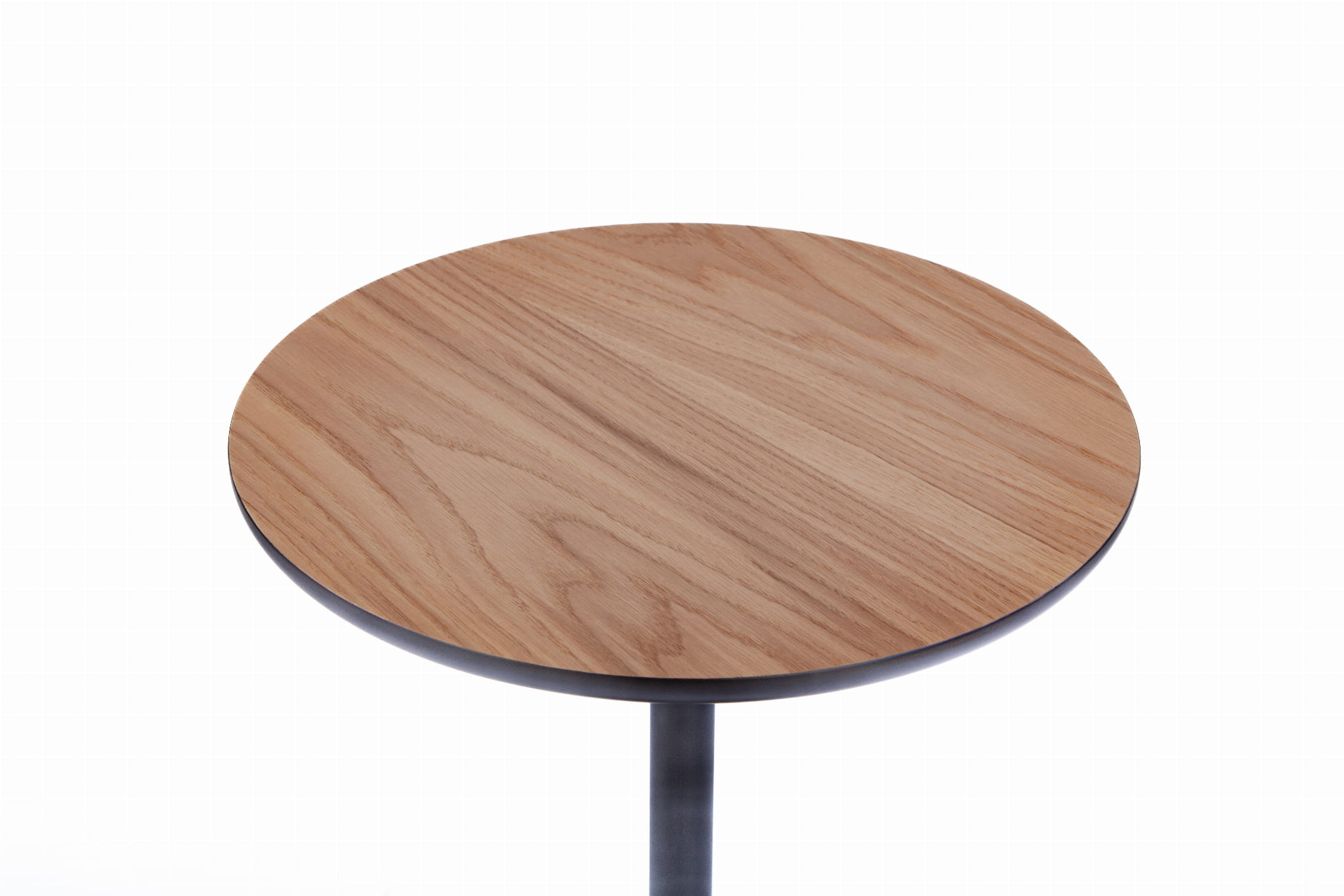 Eettafel BET eikenfineer met beton