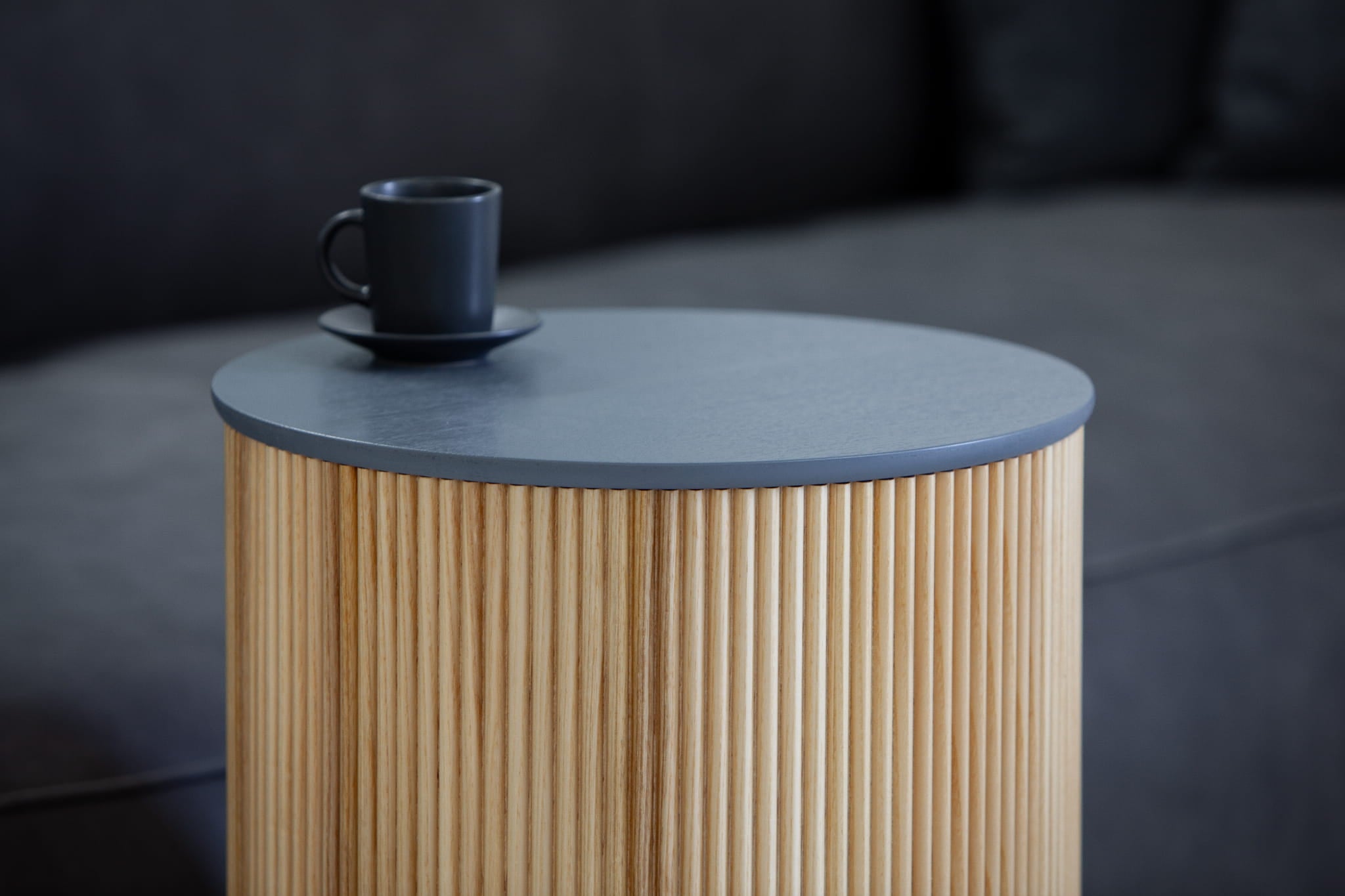 Eikenhouten RILL salontafel met zwart blad