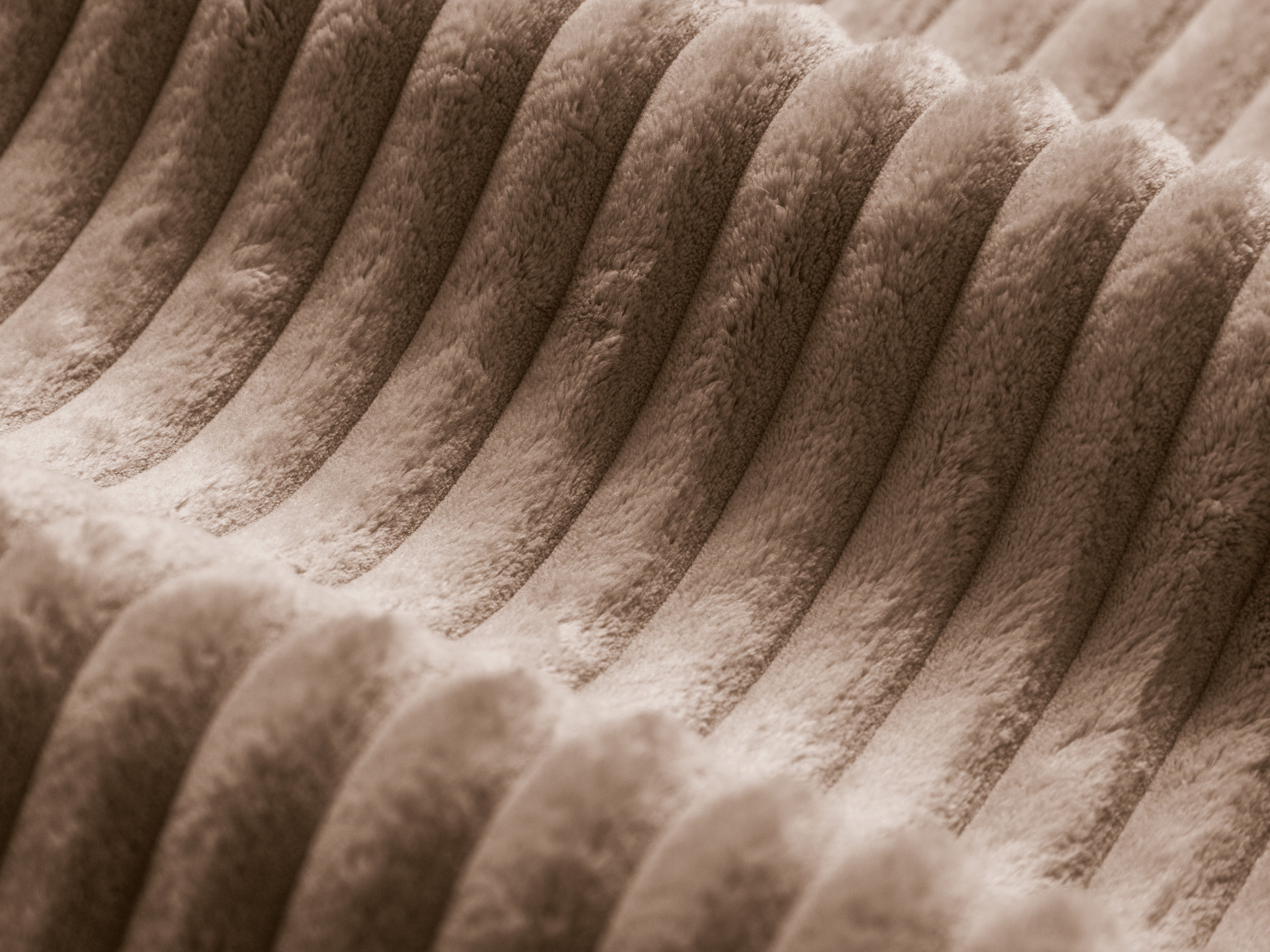 Sofa voor 4 personen MARTINA donkerbeige ribstof