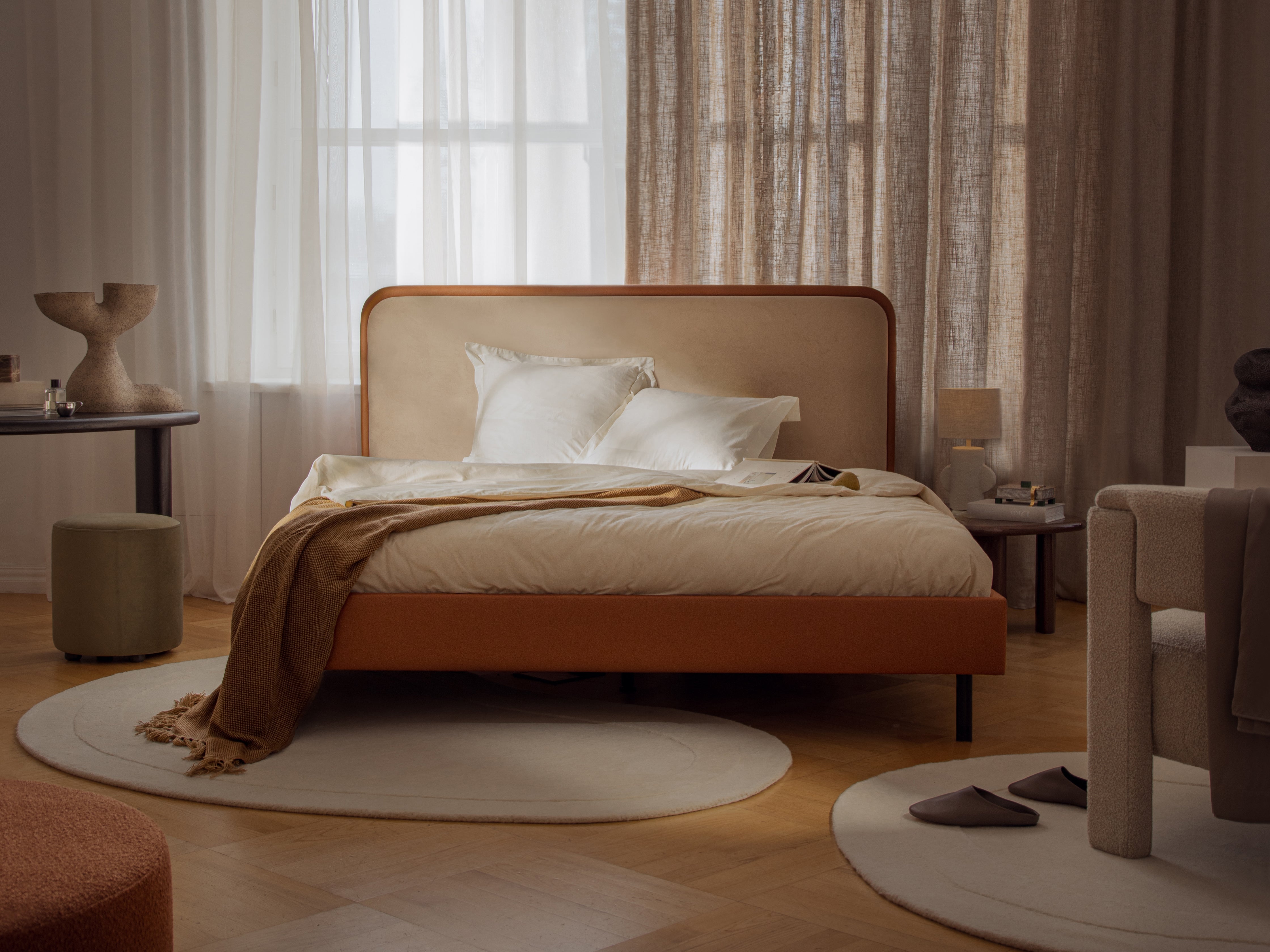 Bed AVELINE zandkleurig