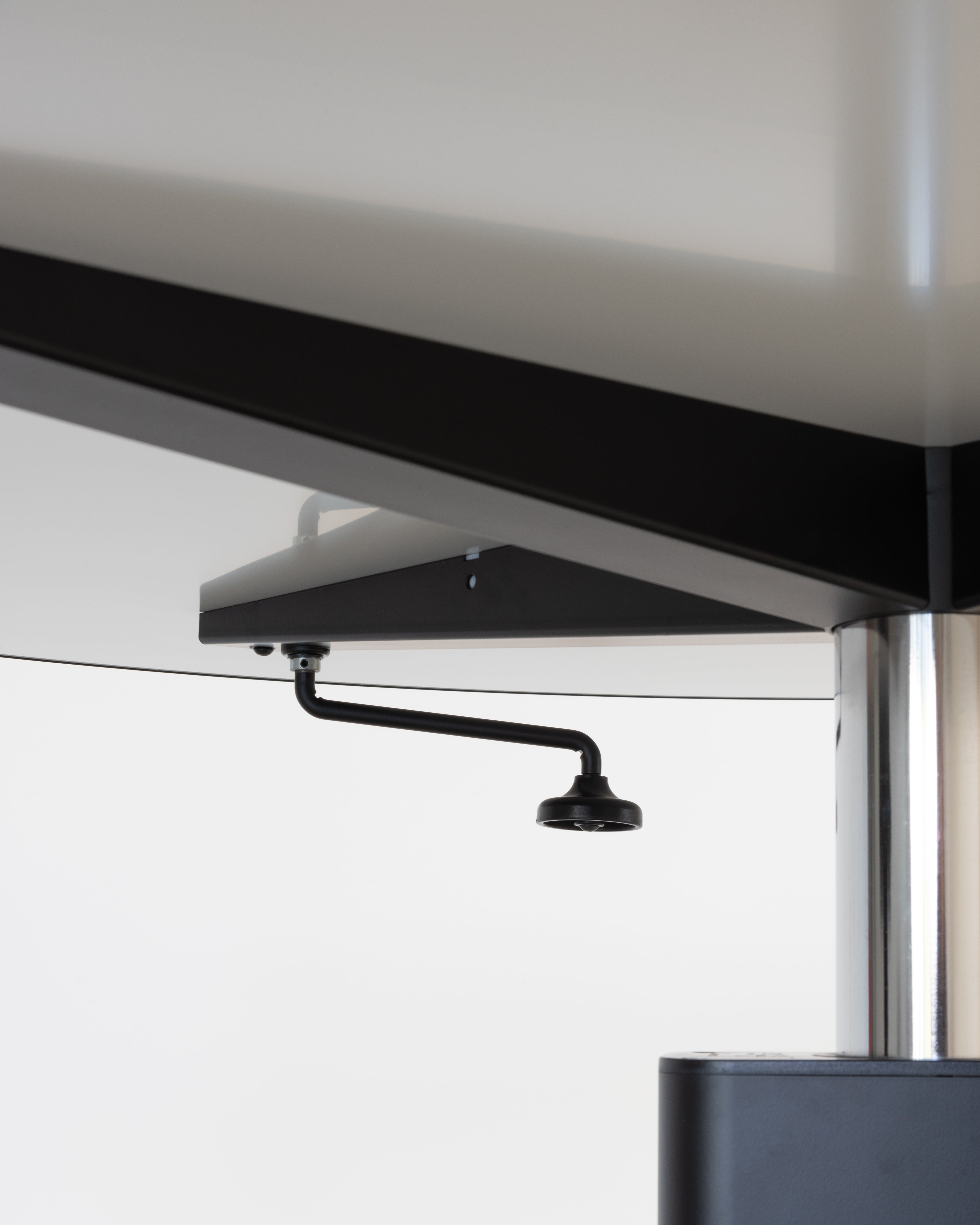 Runder höhenverstellbarer Tisch 360° schwarz