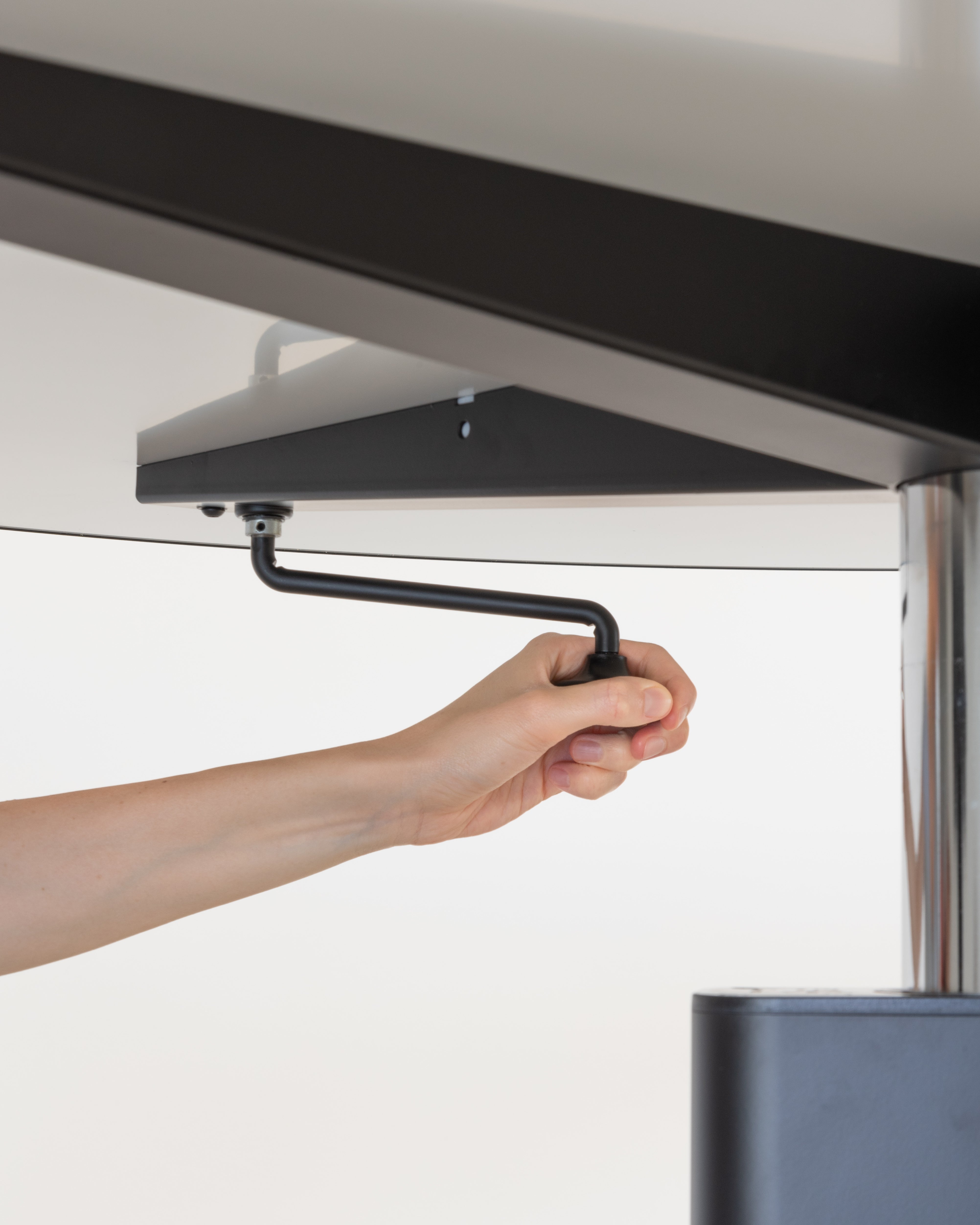 Runder höhenverstellbarer Tisch 360° schwarz