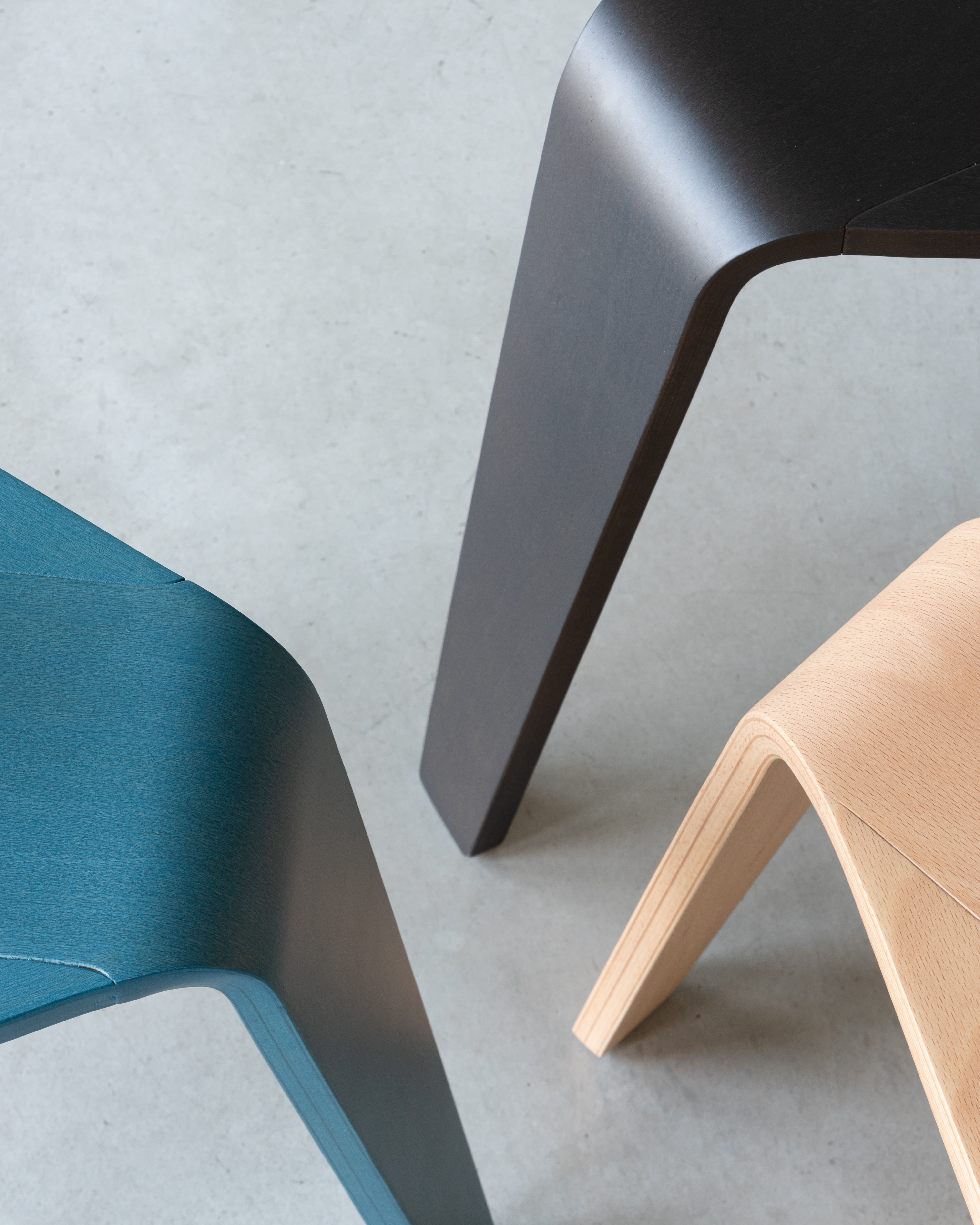 AKA Stuhl Schwarzes Buchenholz