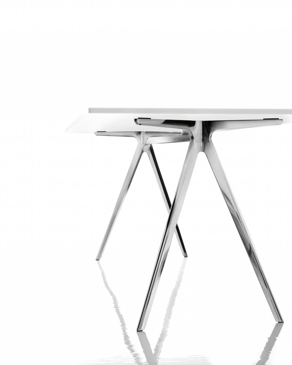 BAGUETTE table polished aluminum base