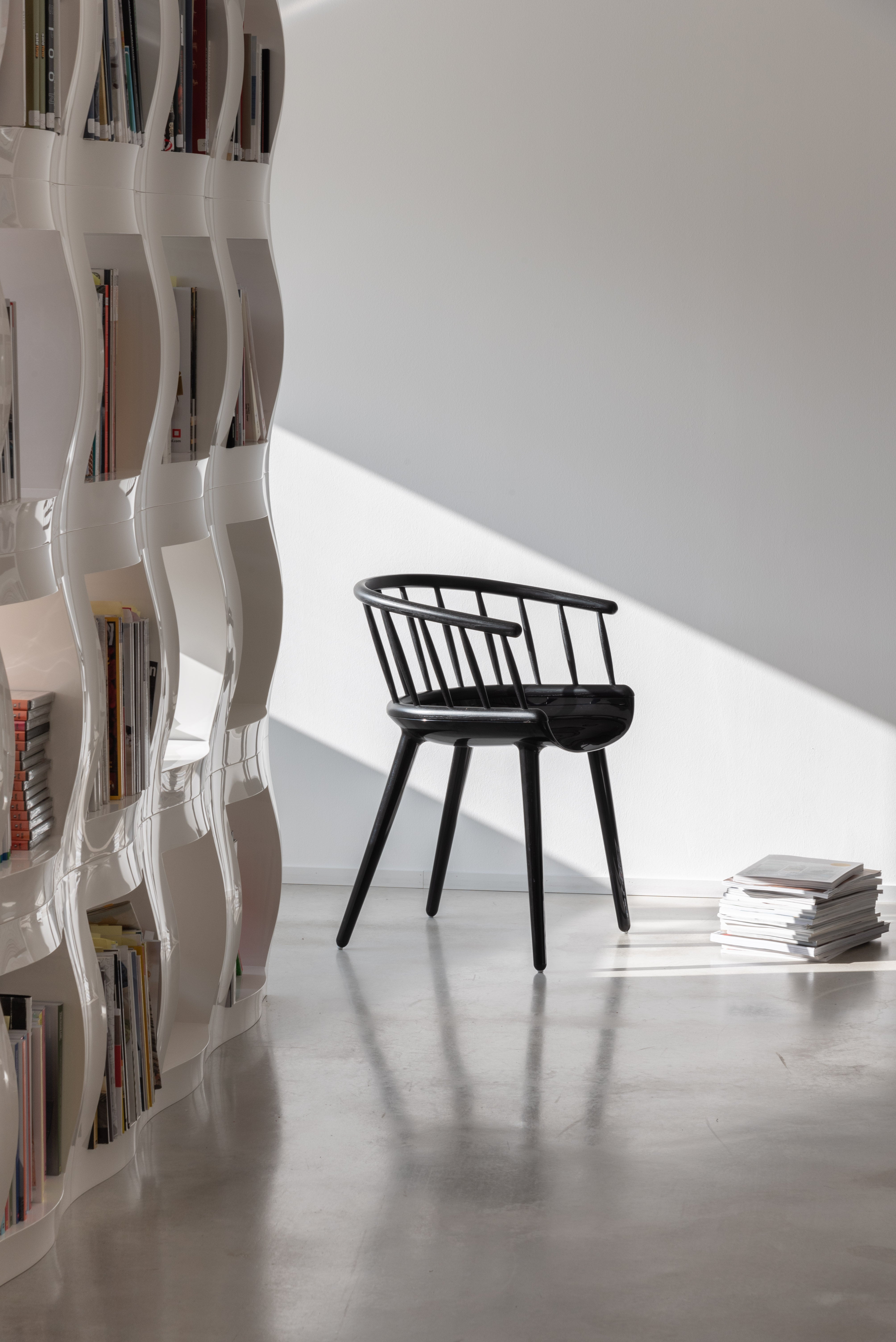 Stoel CYBORG STICK witte basis met essenhout