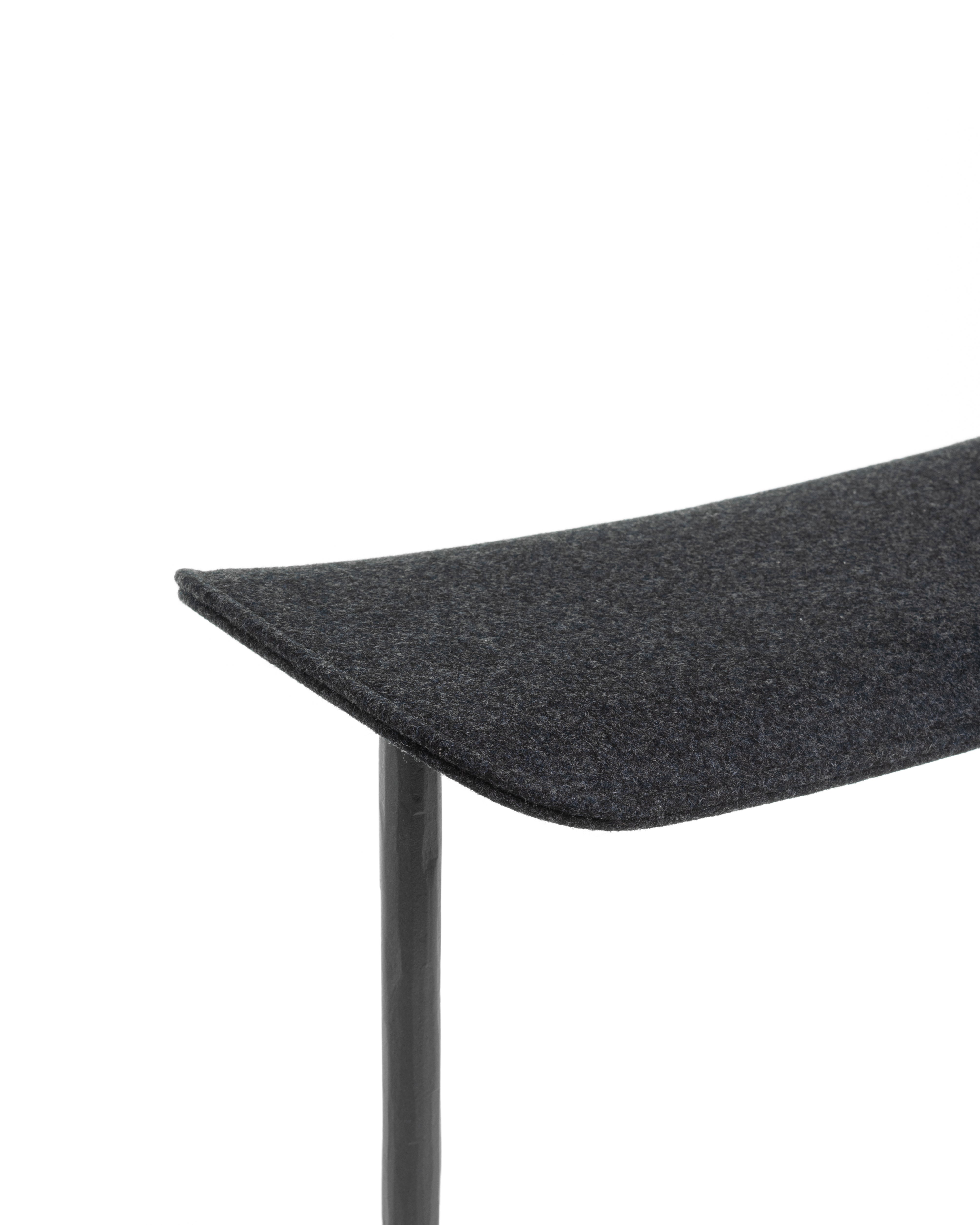 Barkruk OFFICINA antracietkleurige basis met grijze zitting