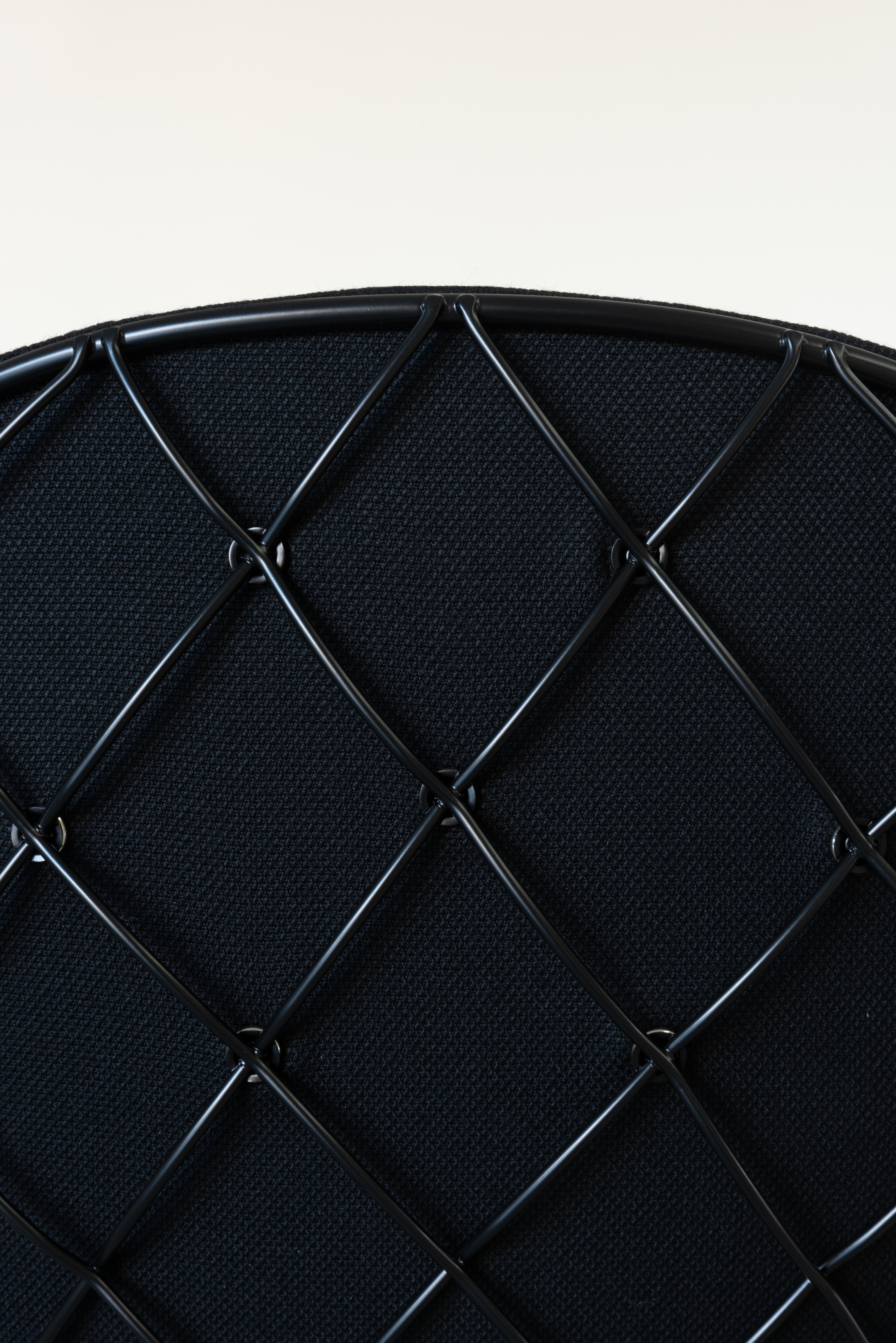 Stoel PIÑA marineblauw met essen basis