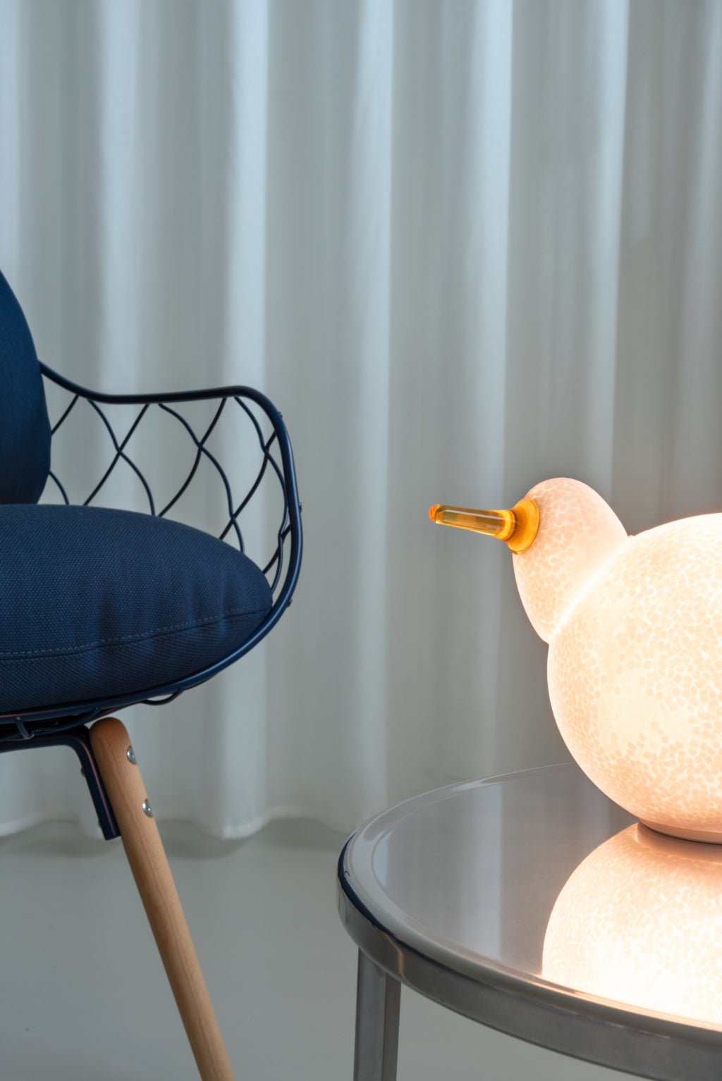 PIÑA Sessel weiß mit Eschengestell