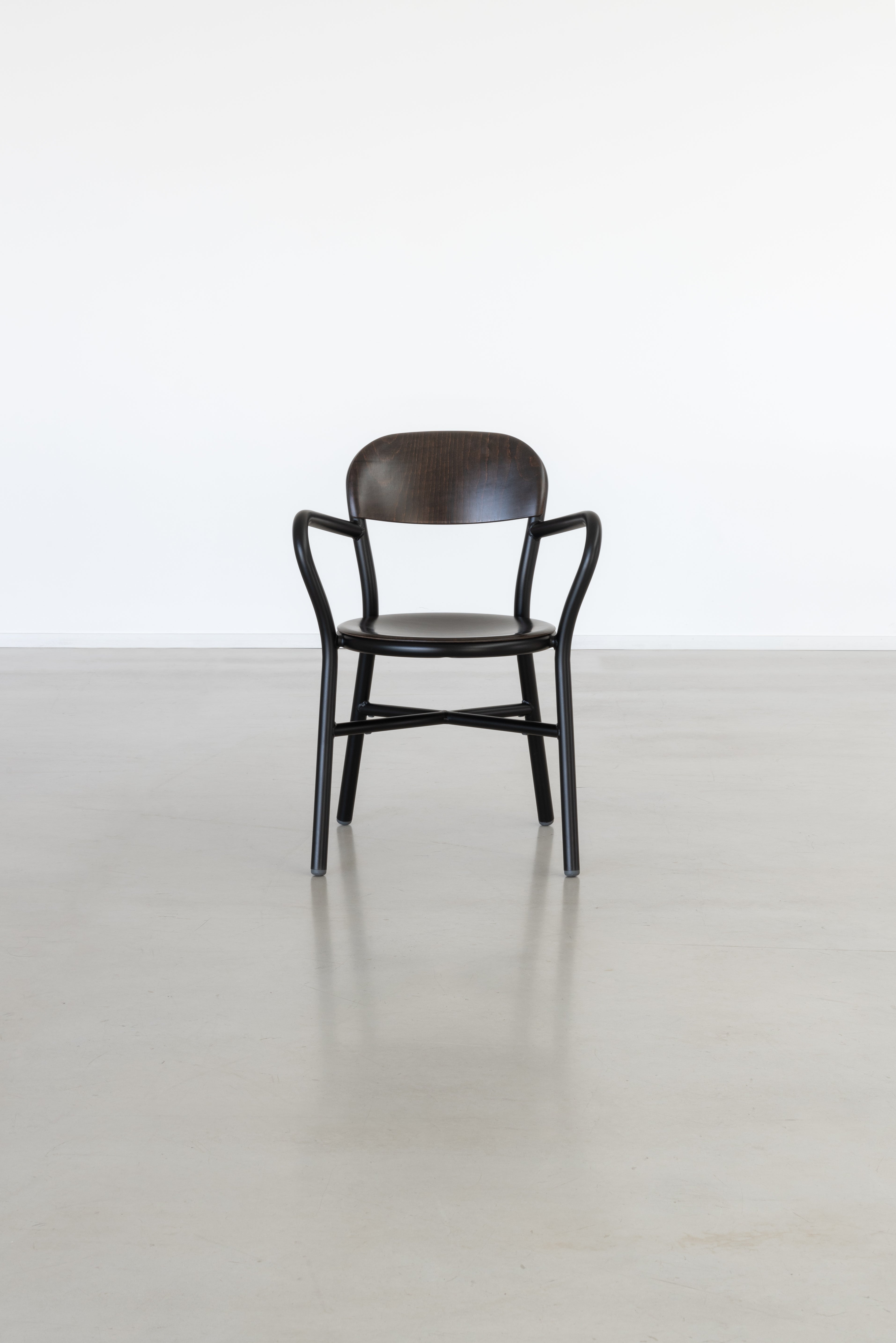 PIPE Armchair with Armrests in Dark Beech Wood