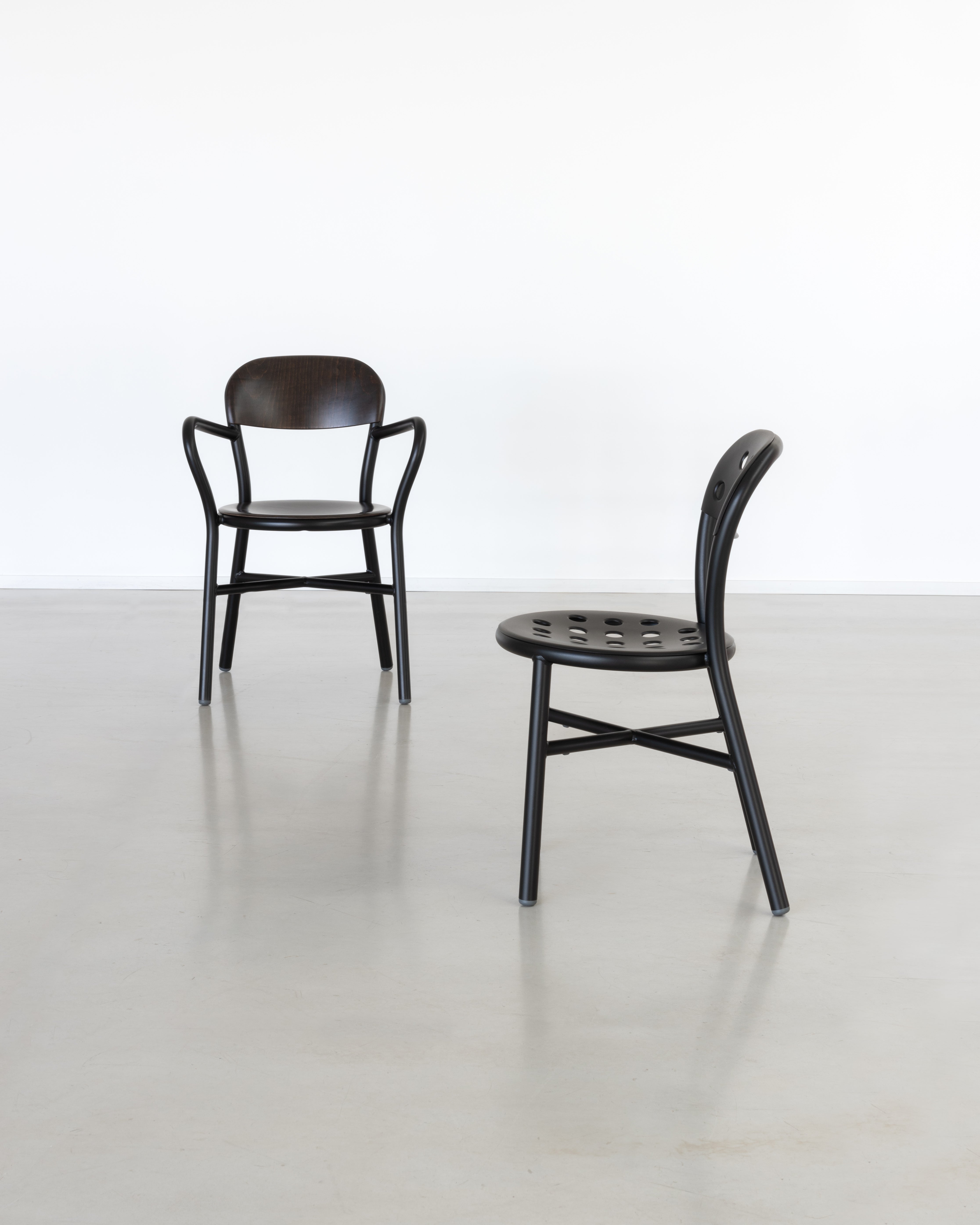 PIPE Armchair with Armrests in Dark Beech Wood