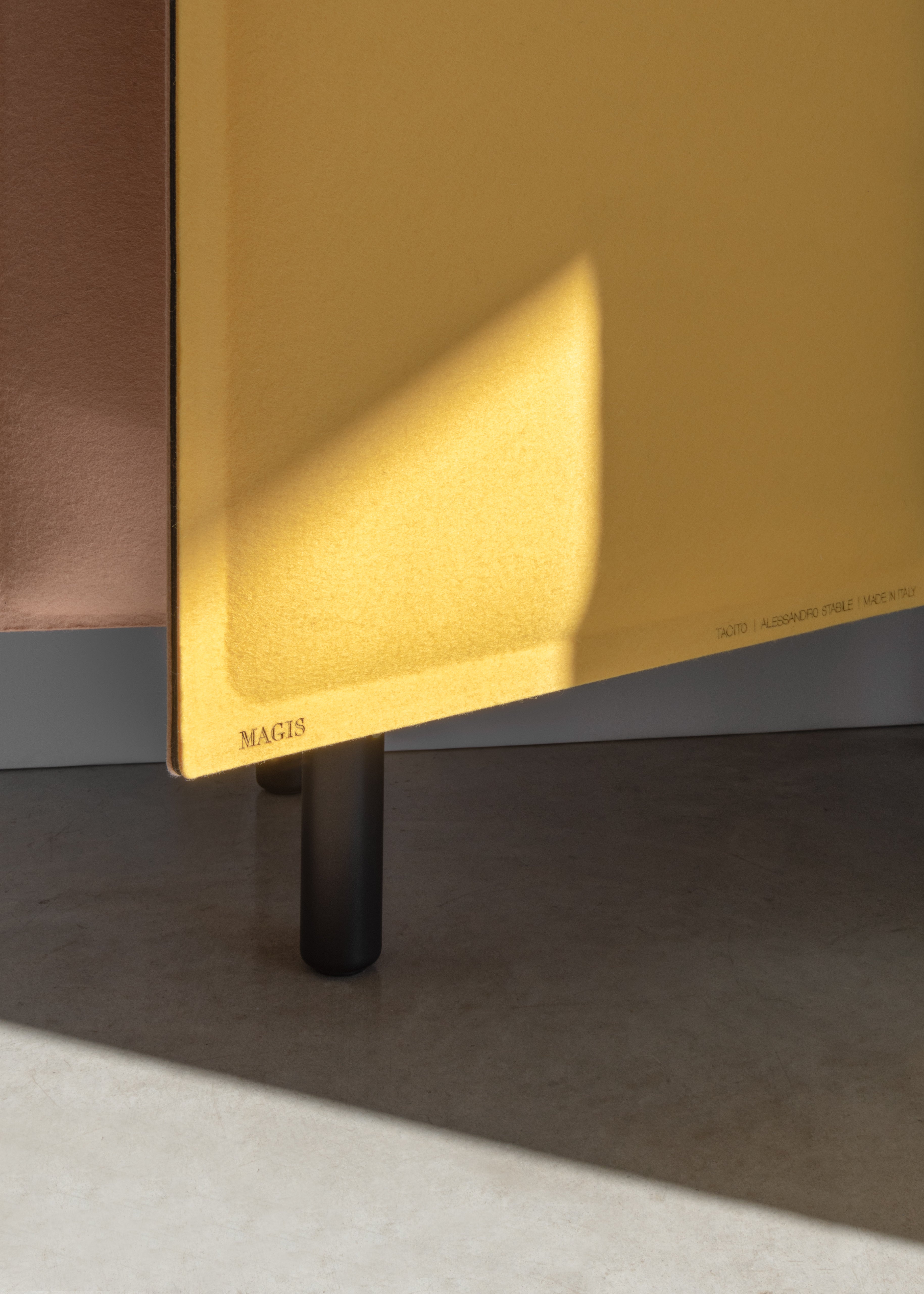 TACITO kast beige vilt