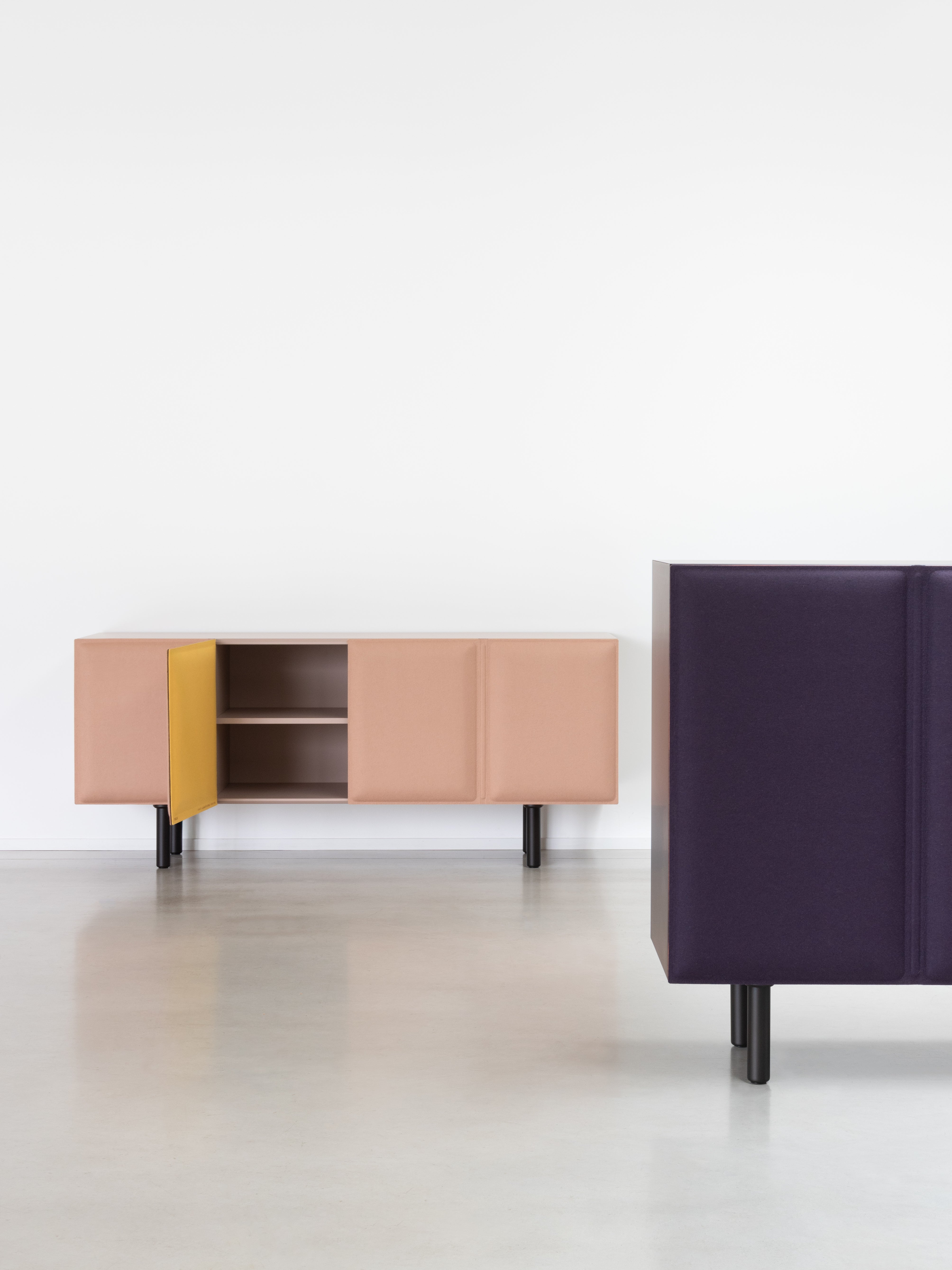 TACITO cabinet purple felt